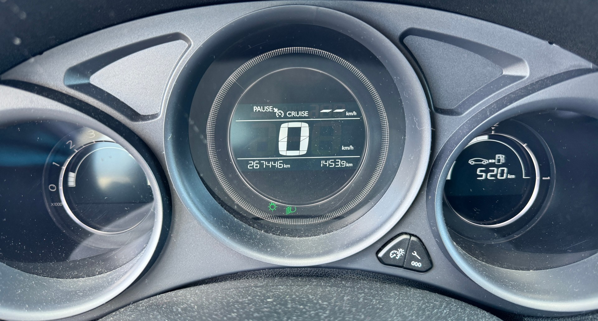 CITROEN C4 1.6 BlueHDi Shine (Klimatronik * Alufelgen * 8 Fachbereift * Sensoren * Multilenkrad * BO6)-image-8