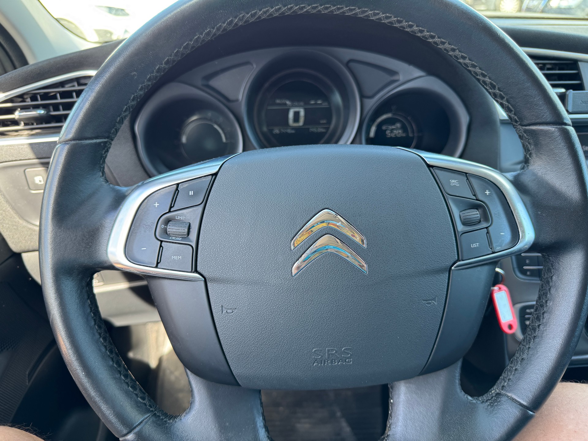 CITROEN C4 1.6 BlueHDi Shine (Klimatronik * Alufelgen * 8 Fachbereift * Sensoren * Multilenkrad * BO6)-image-9