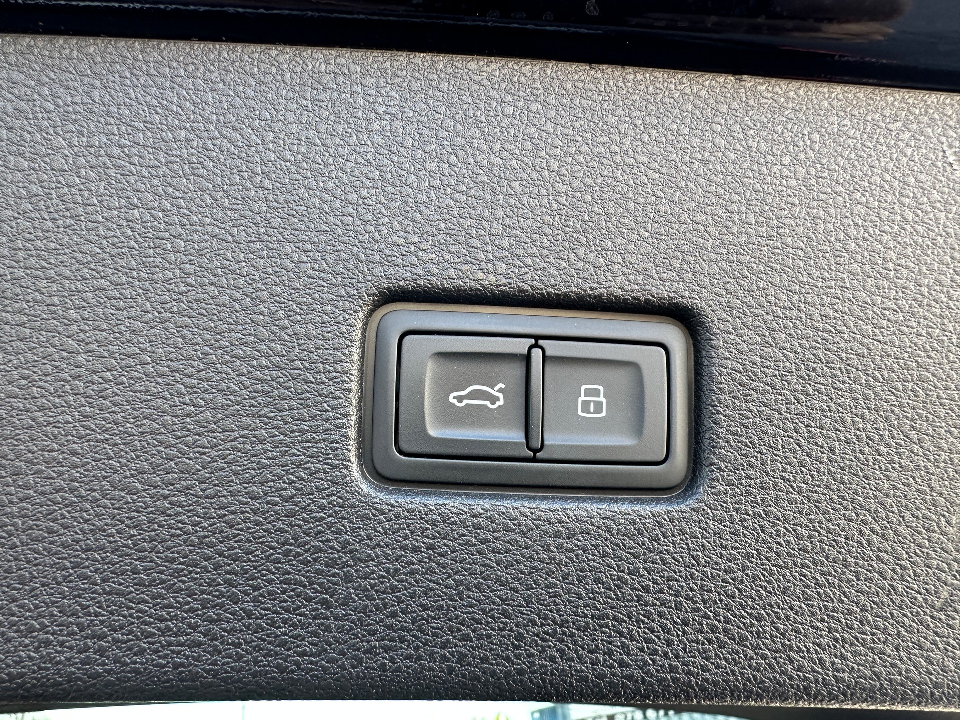 AUDI Q8 50 TDI Black Edition quattro tiptronic-image-10