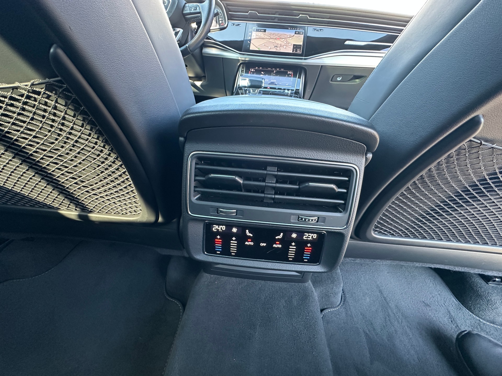 AUDI Q8 50 TDI Black Edition quattro tiptronic-image-17