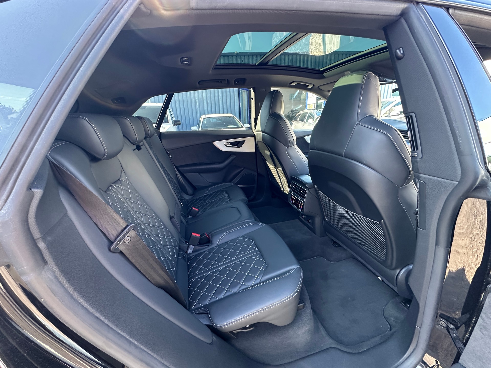 AUDI Q8 50 TDI Black Edition quattro tiptronic-image-16