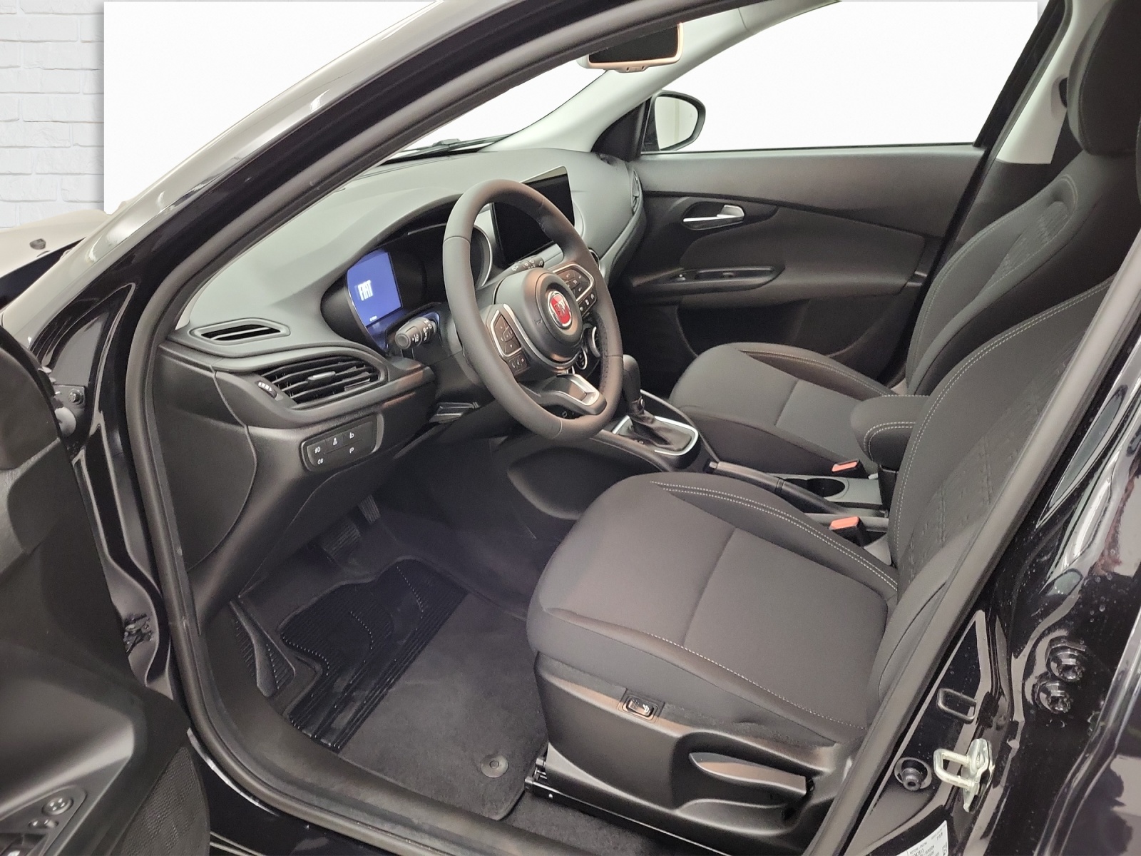 FIAT Tipo SW 1.5 Hybrid Swiss Cross-image-6