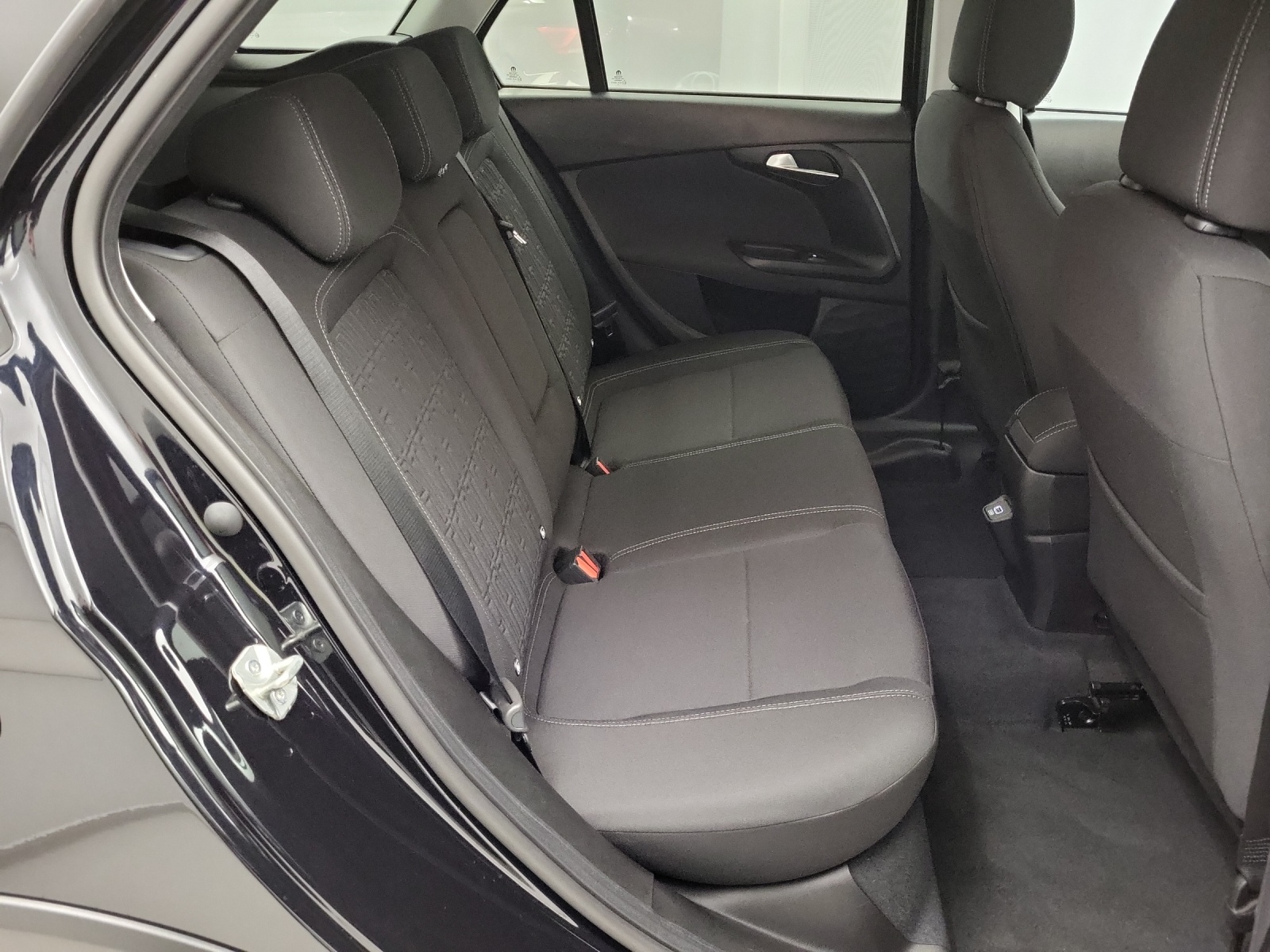 FIAT Tipo SW 1.5 Hybrid Swiss Cross-image-9
