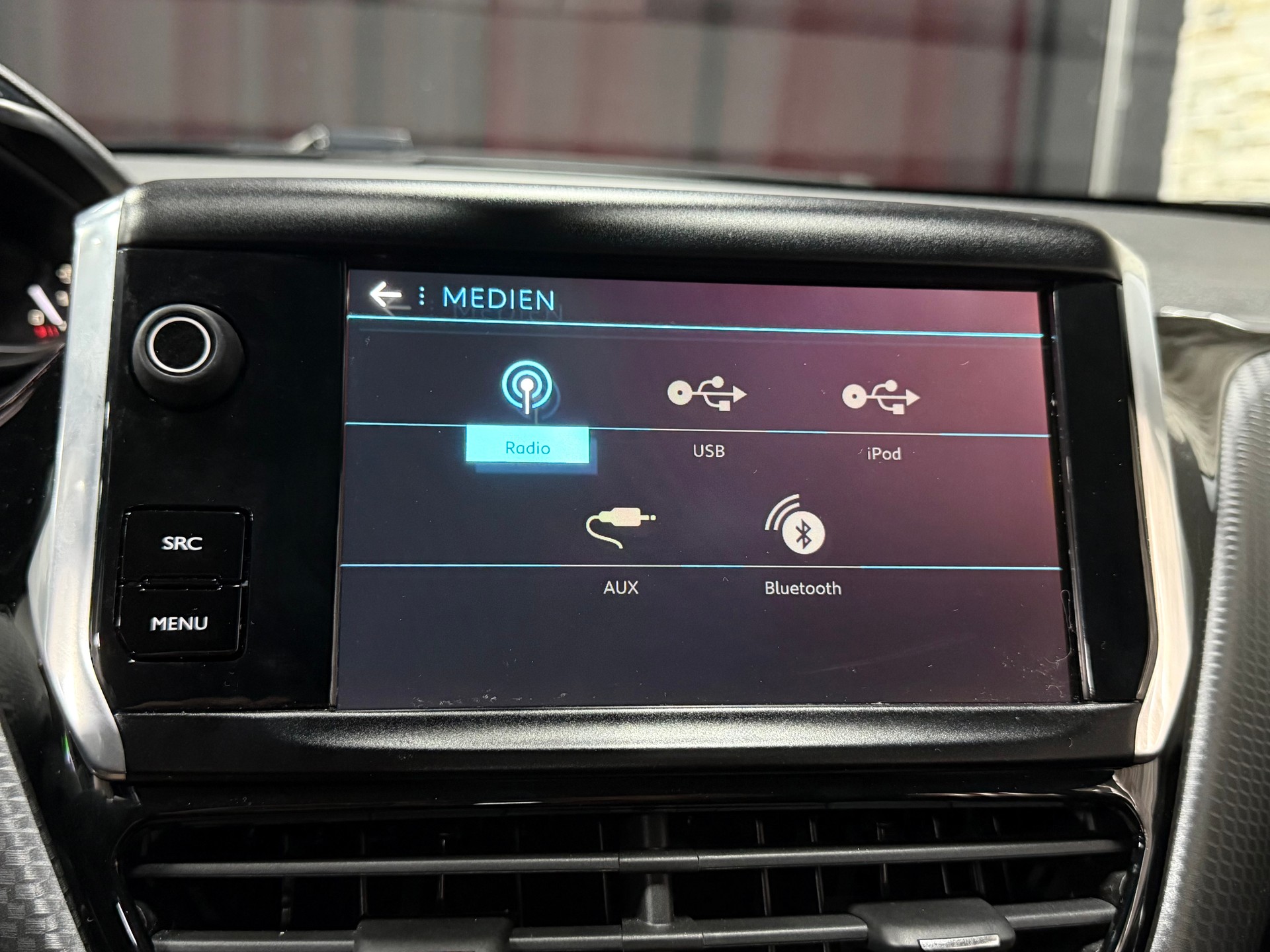 PEUGEOT 2008 1.2 PureTech Active-image-18