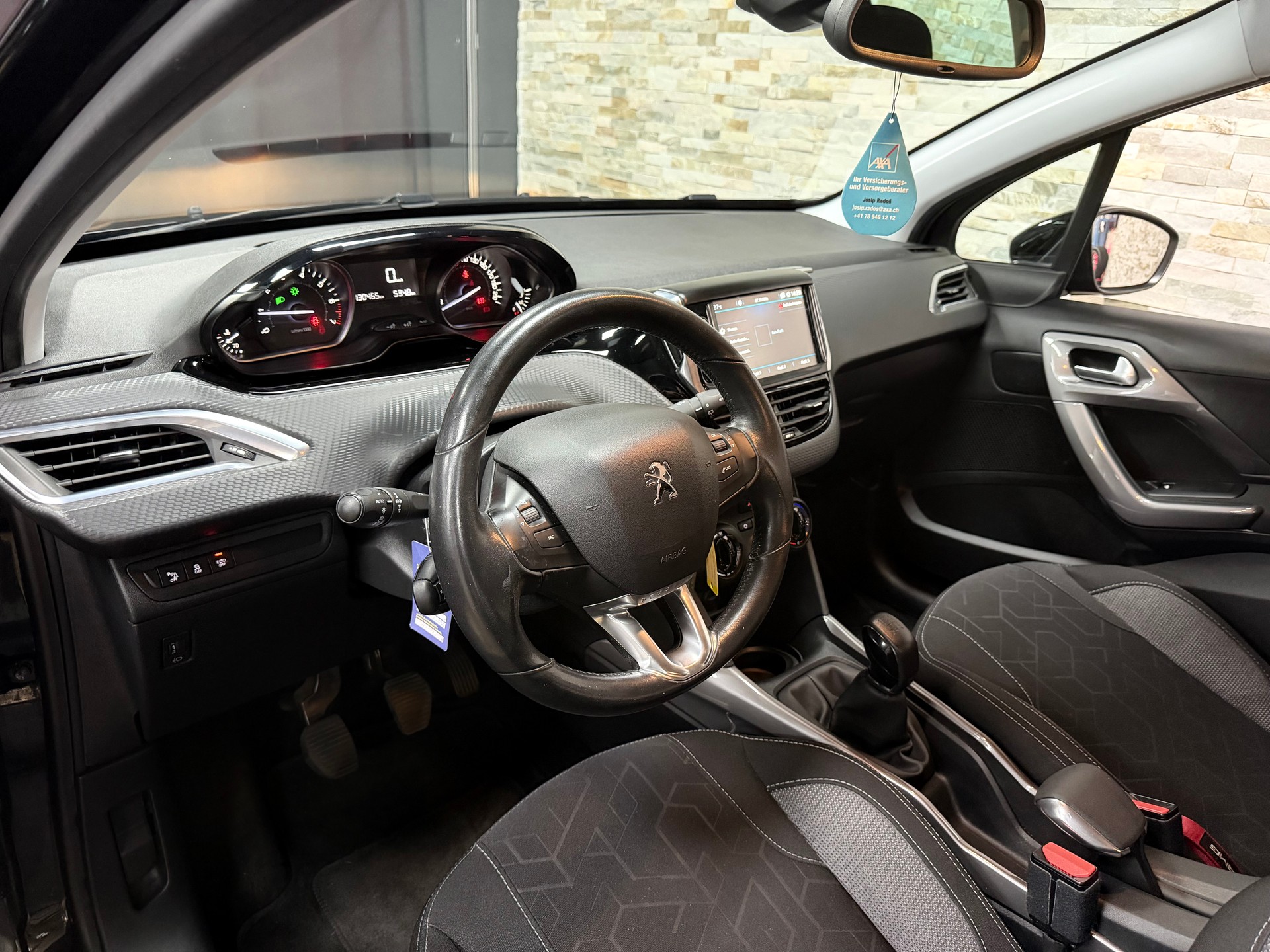 PEUGEOT 2008 1.2 PureTech Active-image-11