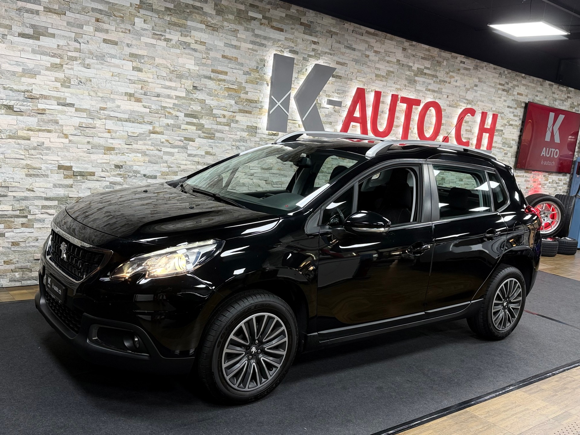 PEUGEOT 2008 1.2 PureTech Active-image-0