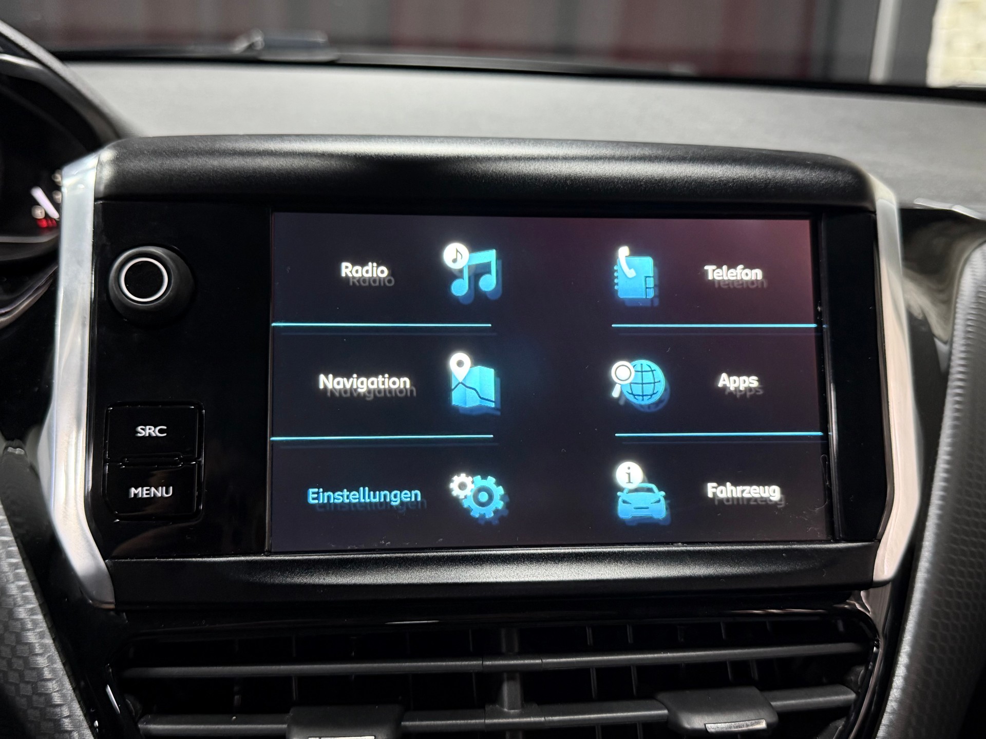 PEUGEOT 2008 1.2 PureTech Active-image-17