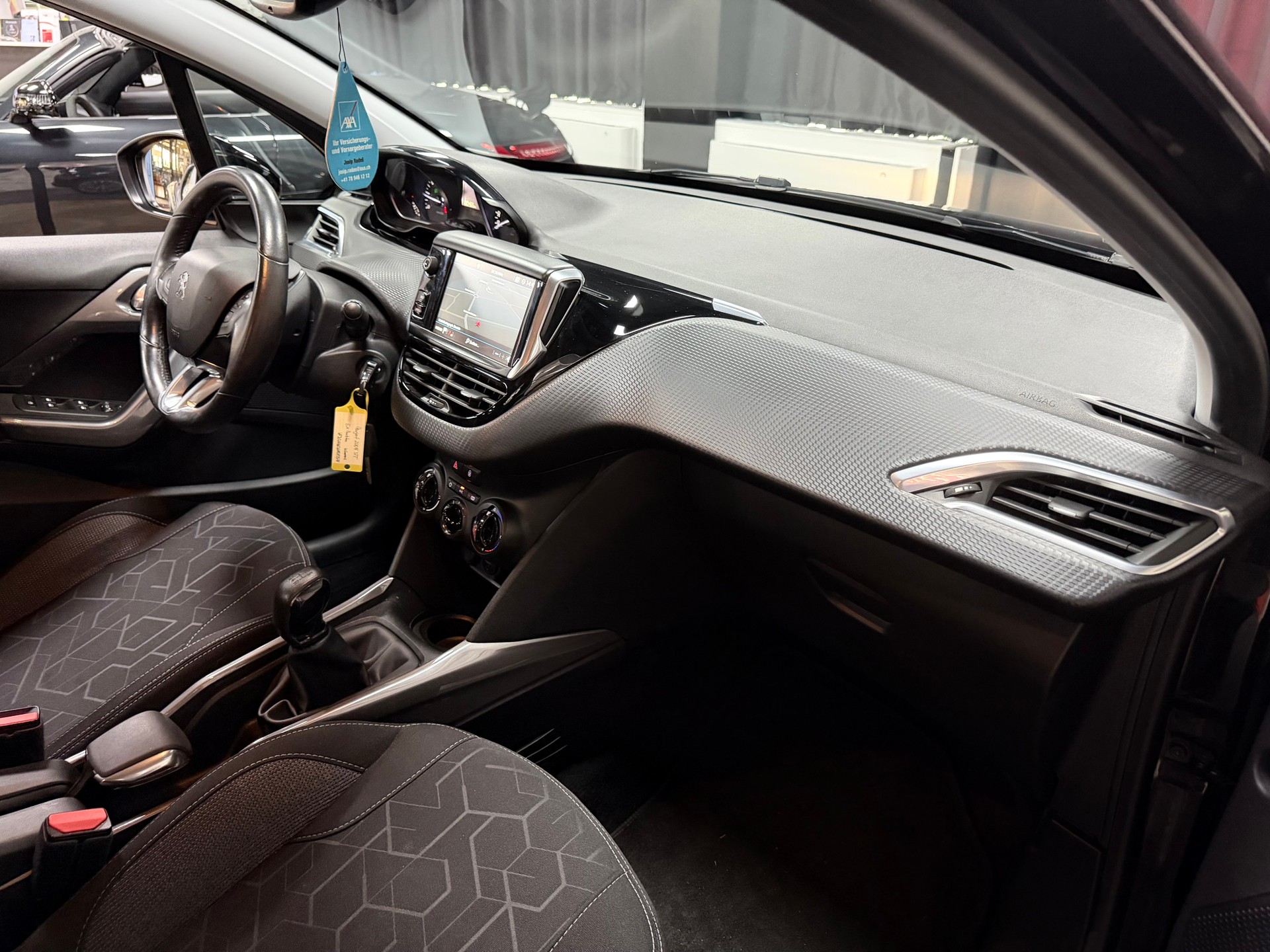 PEUGEOT 2008 1.2 PureTech Active-image-25