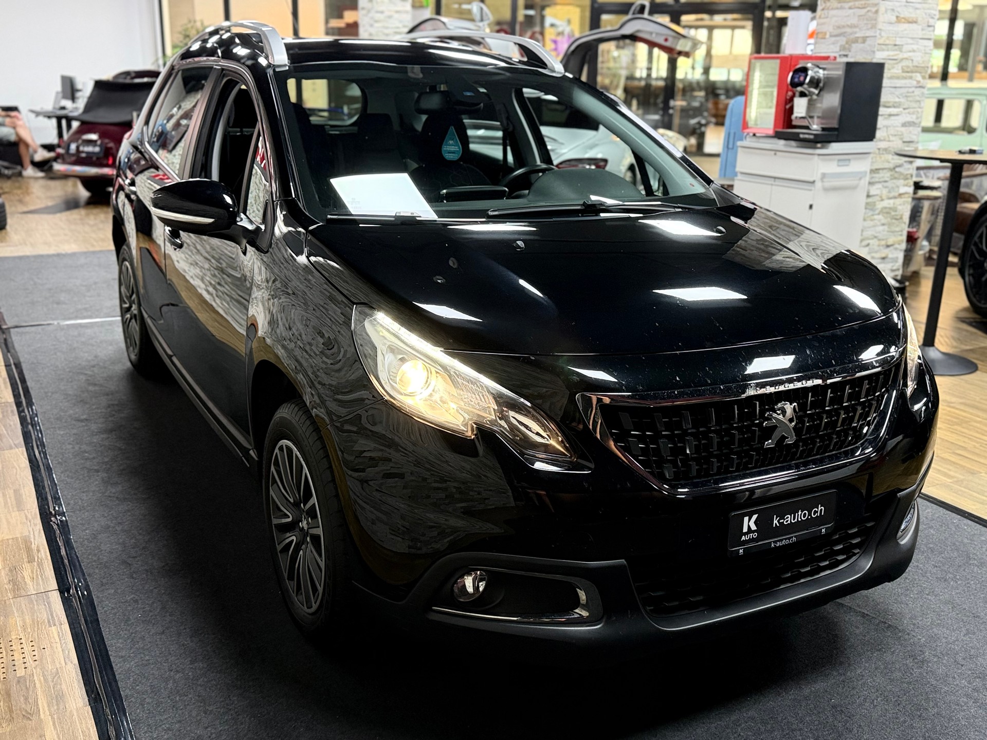 PEUGEOT 2008 1.2 PureTech Active-image-6