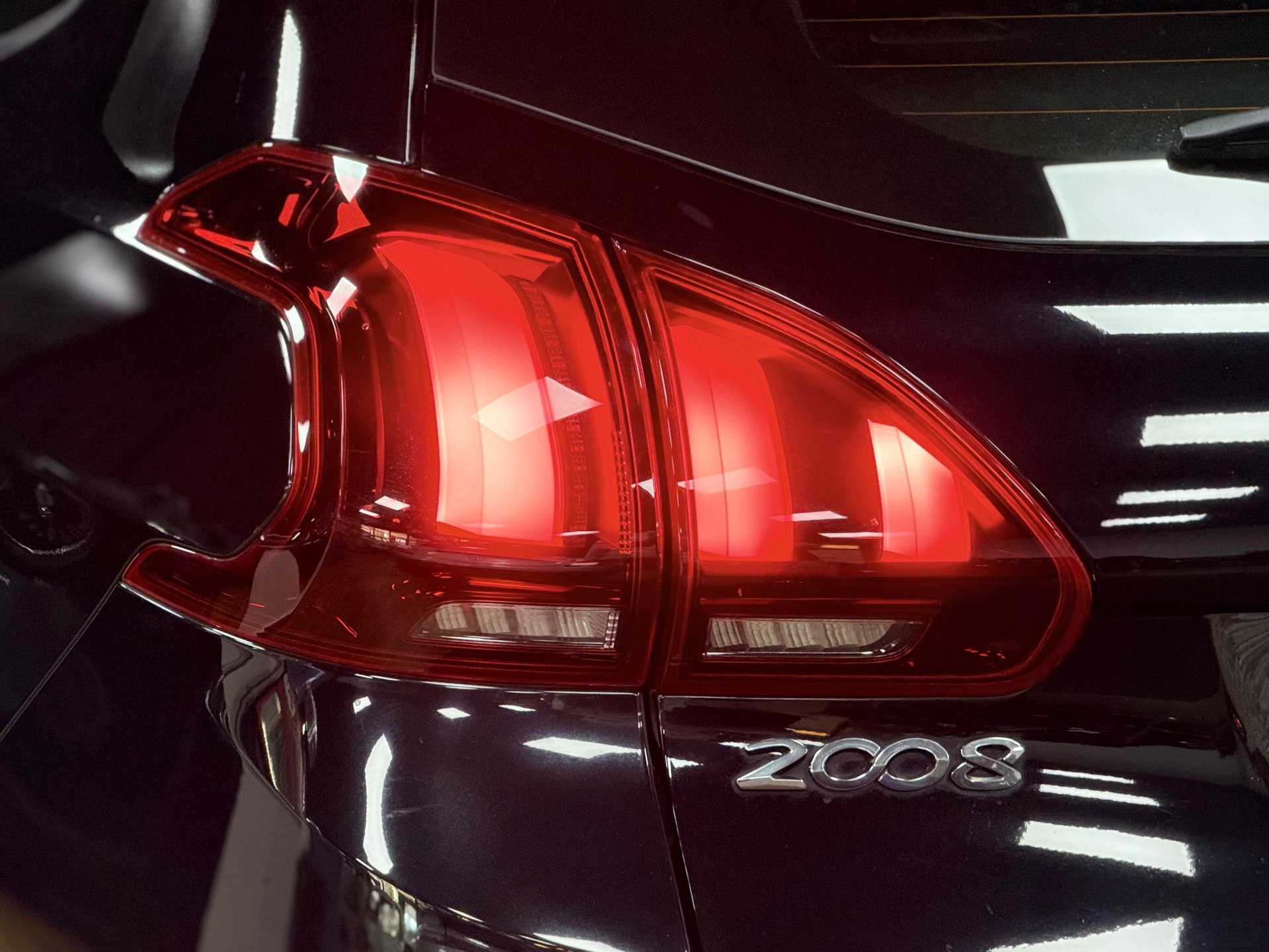 PEUGEOT 2008 1.2 PureTech Active-image-8