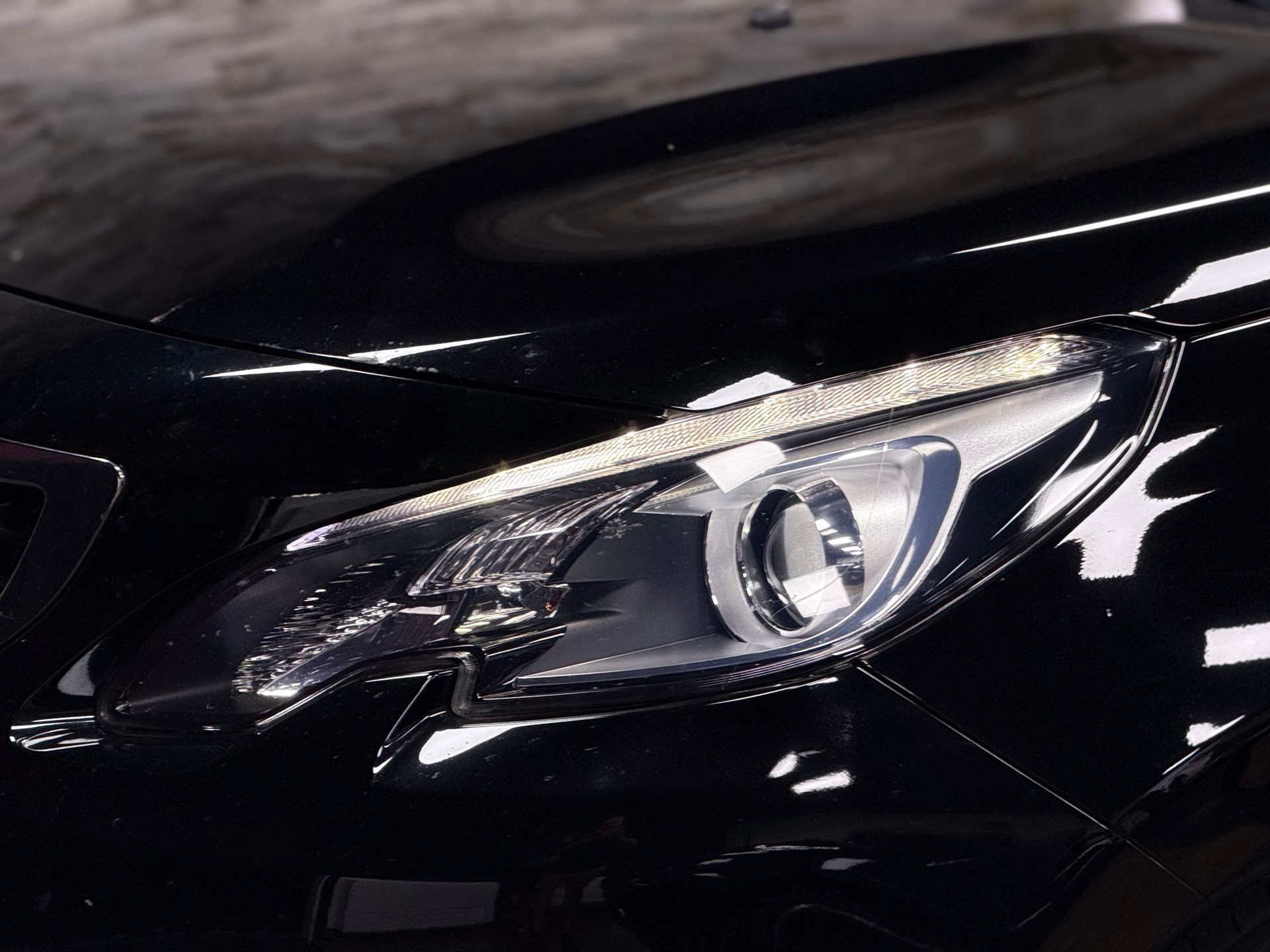 PEUGEOT 2008 1.2 PureTech Active-image-7