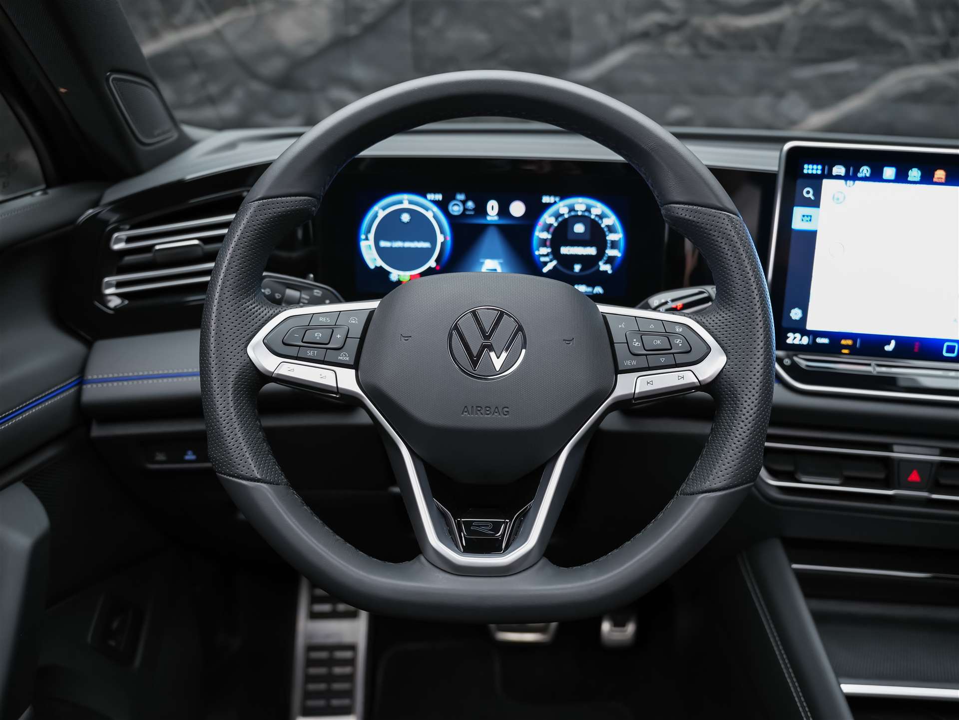 VW Tiguan 2.0 TDI SCR R-Line 4Motion DSG *Panorama*Massage*Lenkradheizung*360° Kamera*-image-27