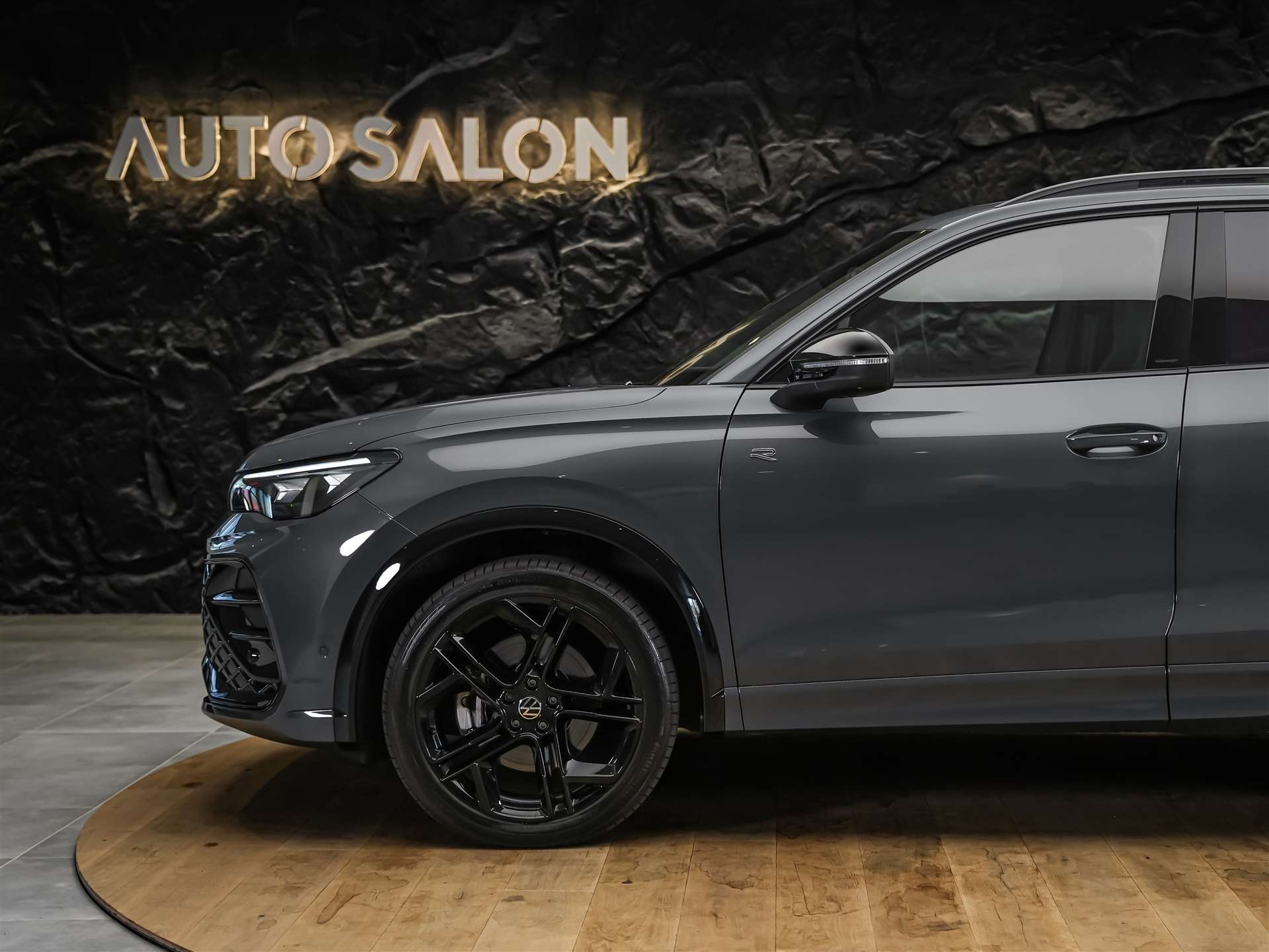 VW Tiguan 2.0 TDI SCR R-Line 4Motion DSG *Panorama*Massage*Lenkradheizung*360° Kamera*-image-18