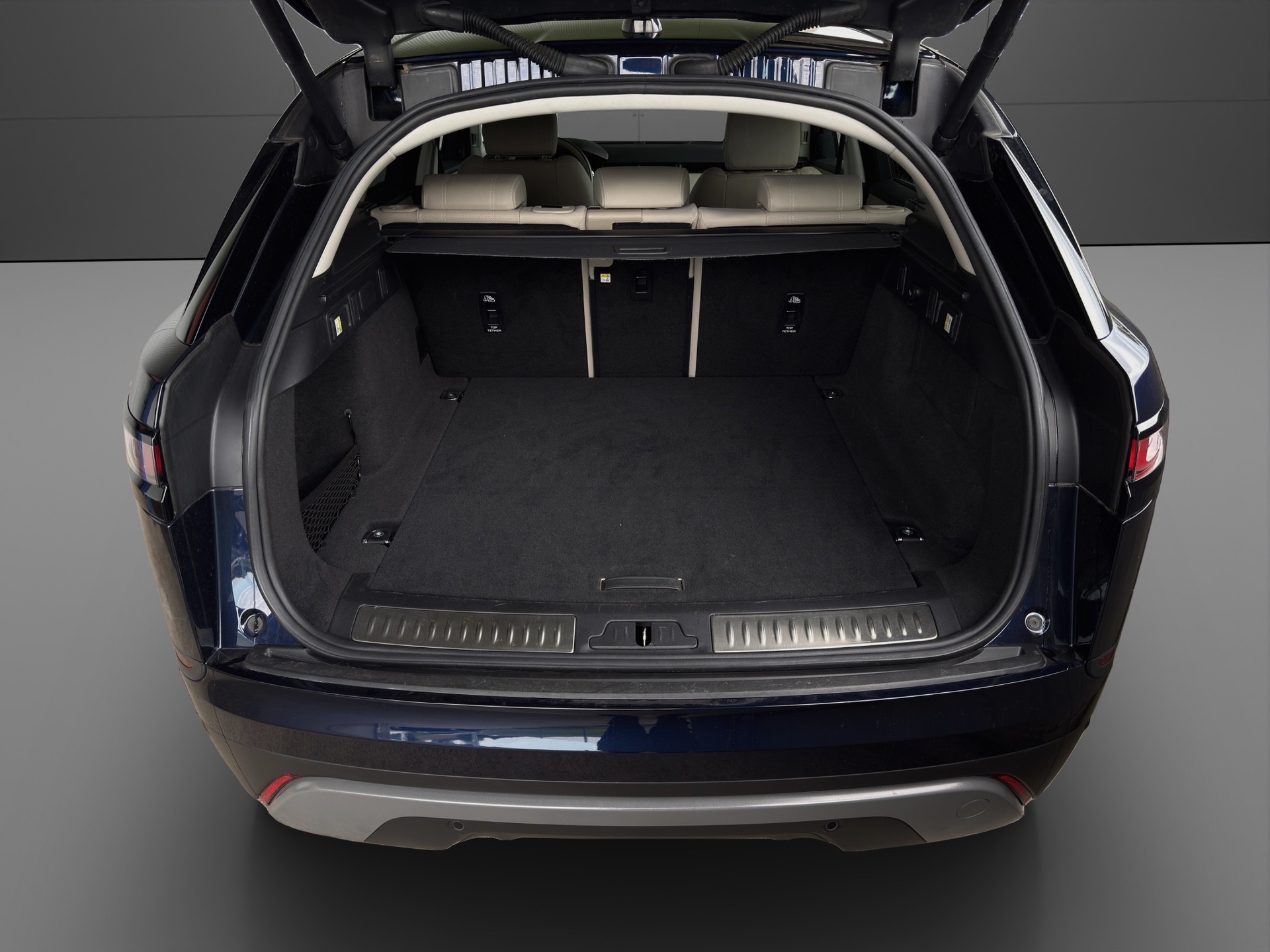 LAND ROVER Range Rover Velar D 300 I6 MHEV S Automatic-image-3