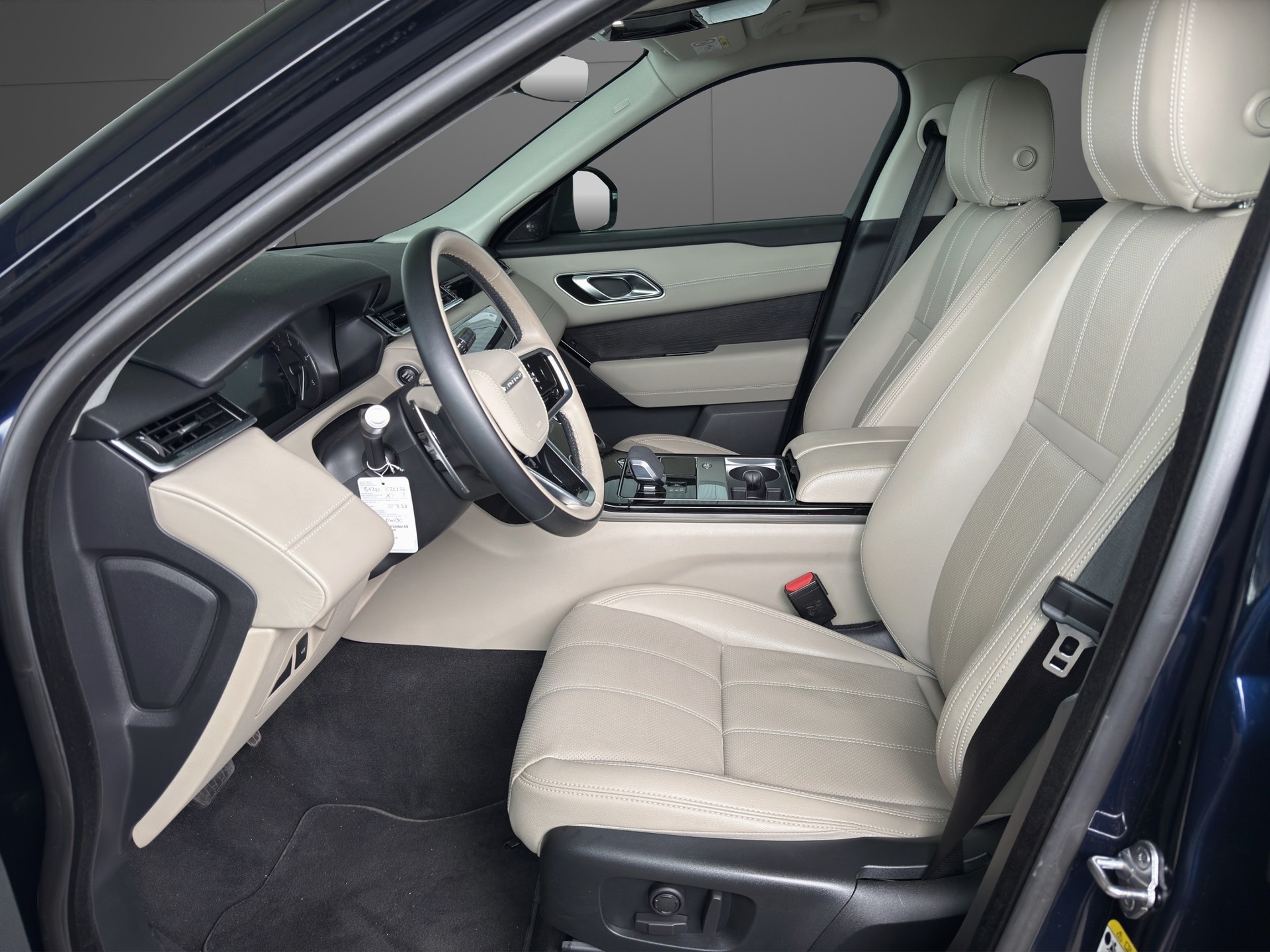 LAND ROVER Range Rover Velar D 300 I6 MHEV S Automatic-image-5
