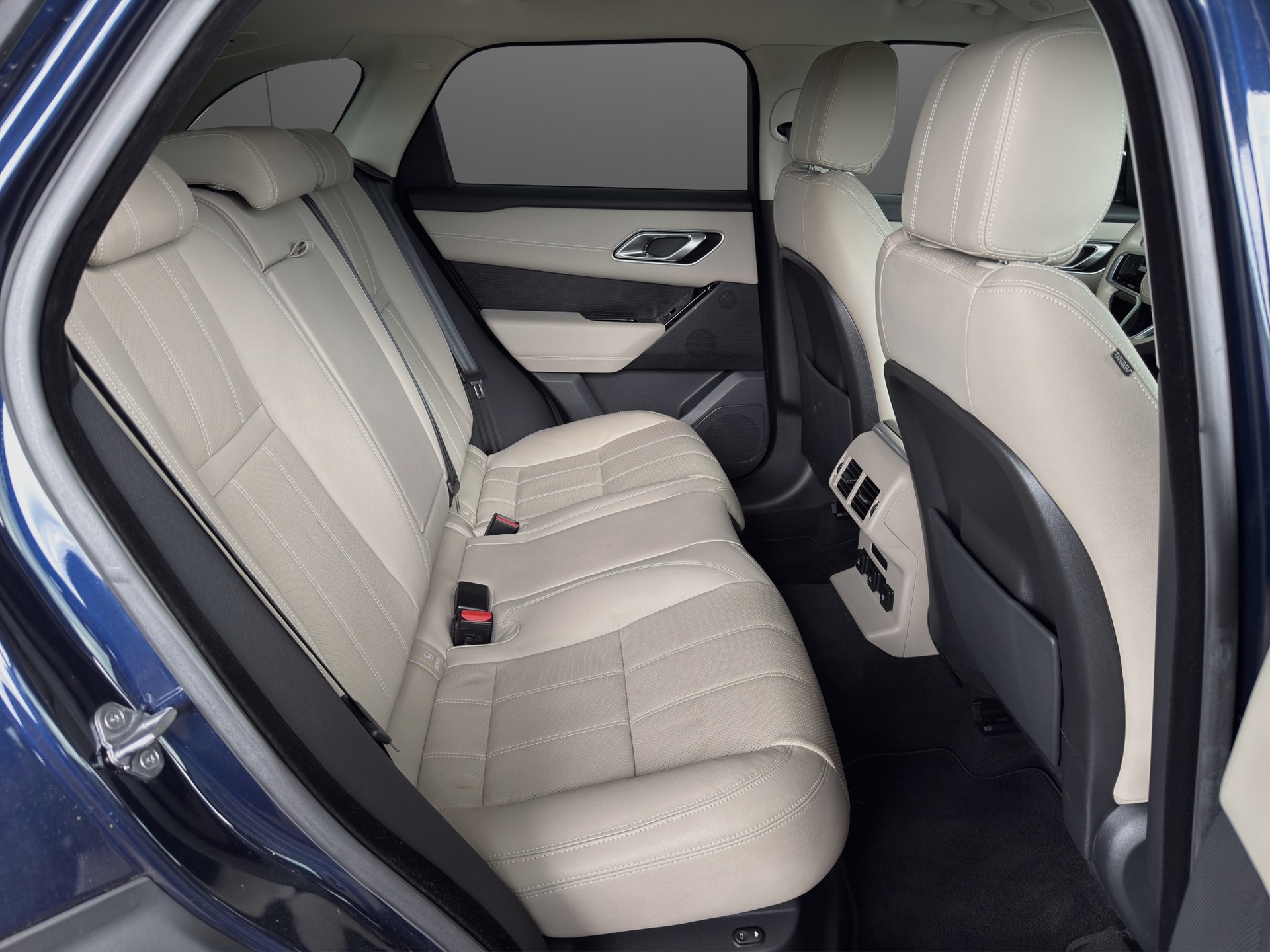 LAND ROVER Range Rover Velar D 300 I6 MHEV S Automatic-image-8