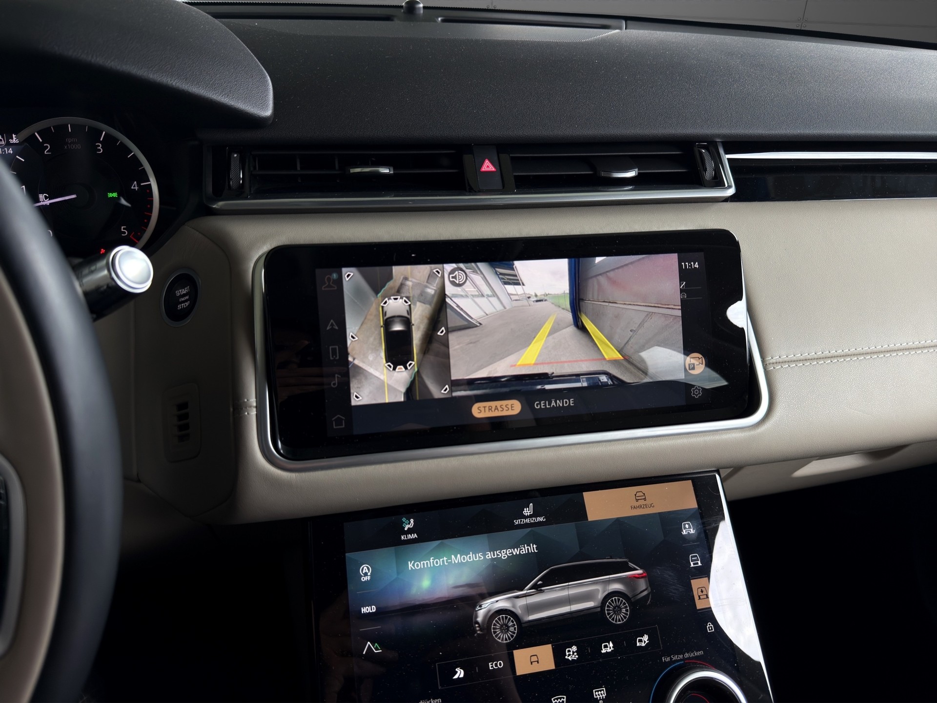 LAND ROVER Range Rover Velar D 300 I6 MHEV S Automatic-image-13