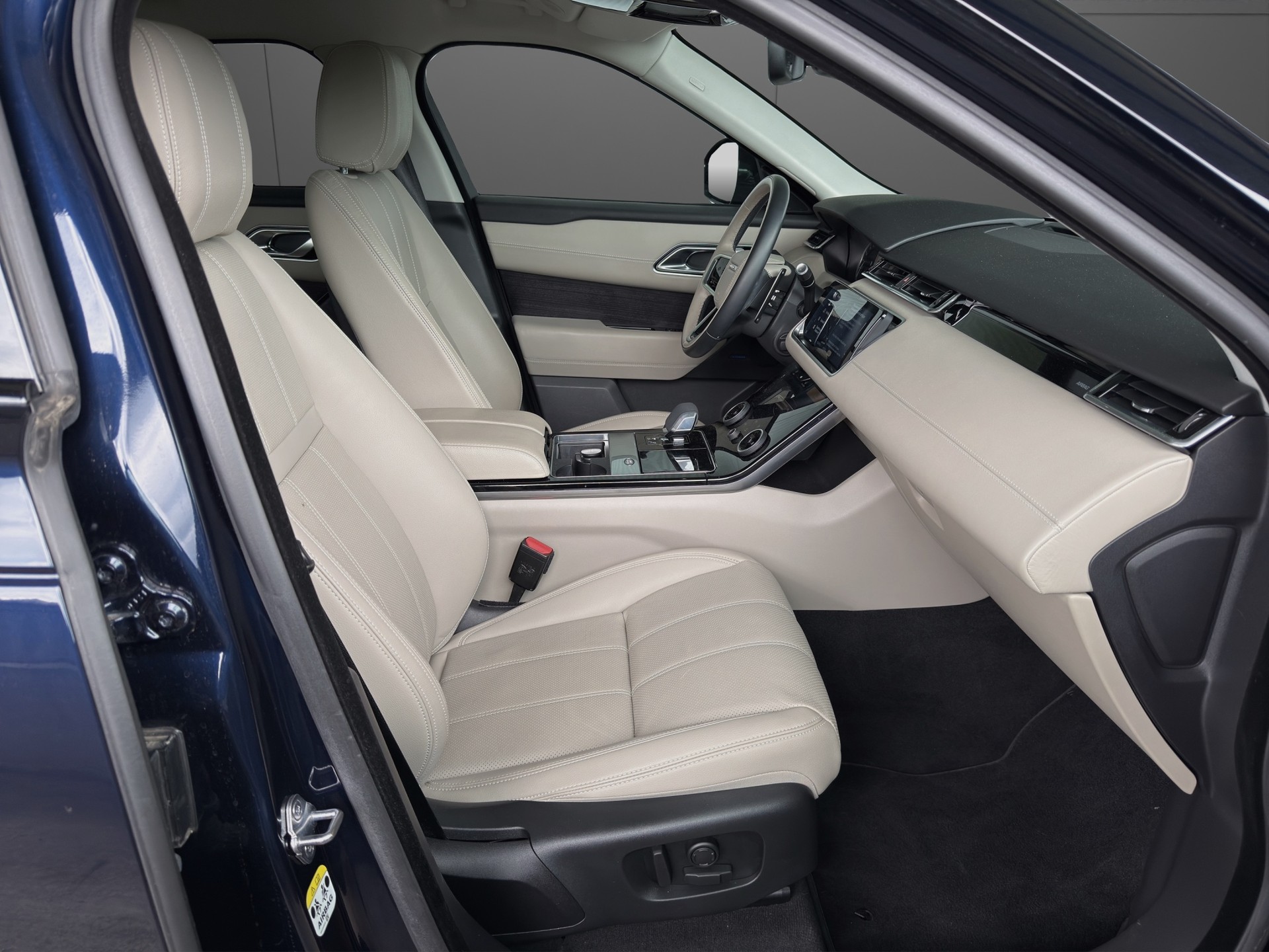 LAND ROVER Range Rover Velar D 300 I6 MHEV S Automatic-image-9
