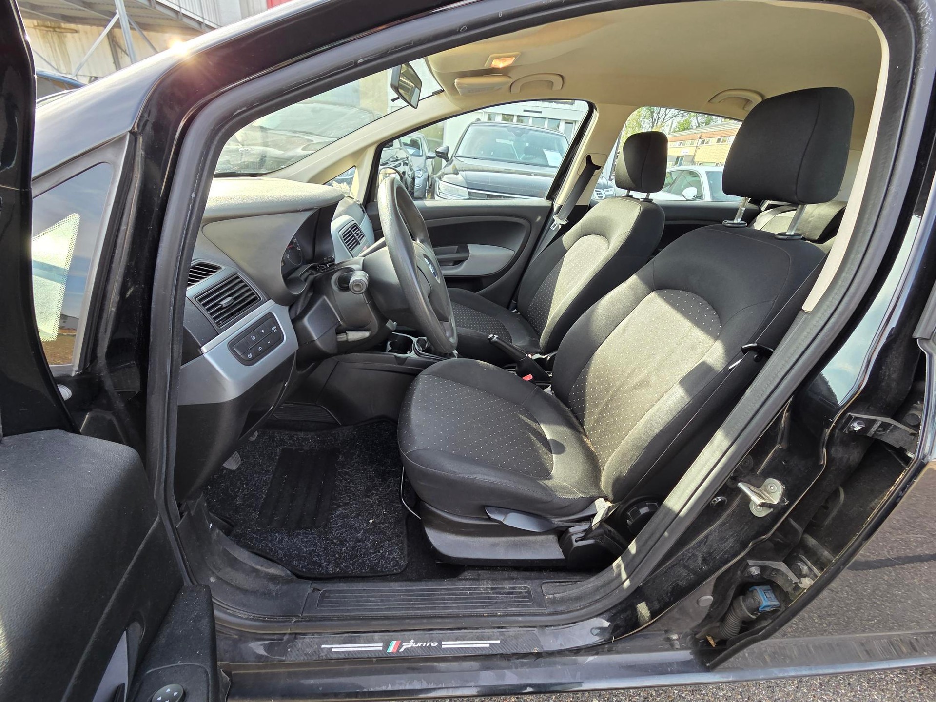 FIAT Punto 1.4 Dynamic-image-12