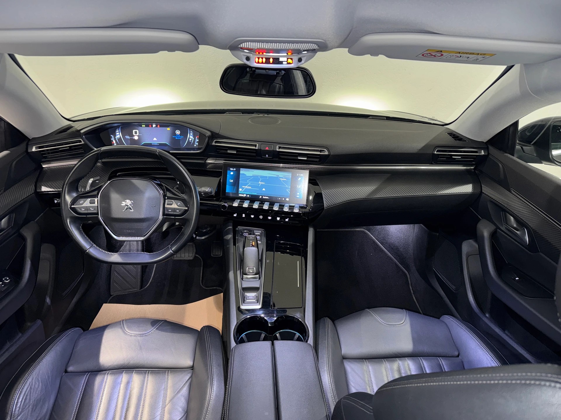 PEUGEOT 508 2.0 Blue HDI Allure EAT8-image-12