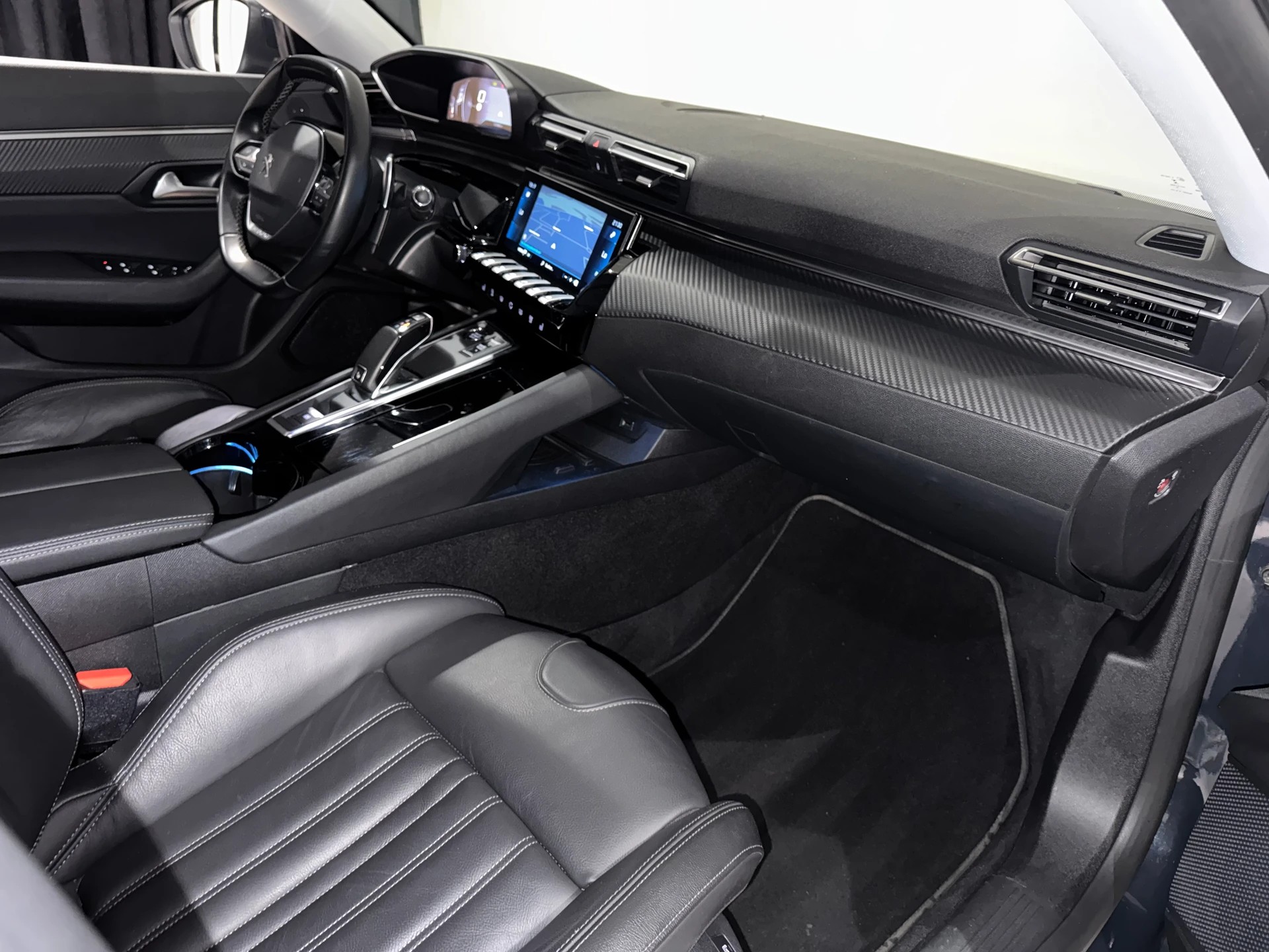PEUGEOT 508 2.0 Blue HDI Allure EAT8-image-11