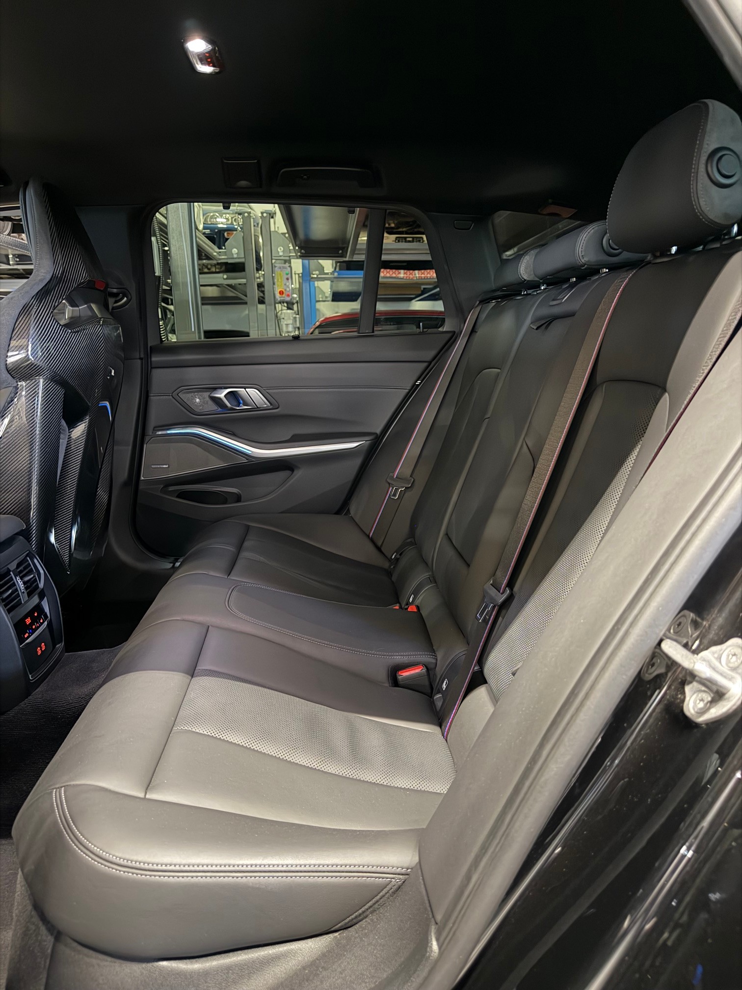 BMW M3 Touring xDrive Competition M *LCI*-image-12