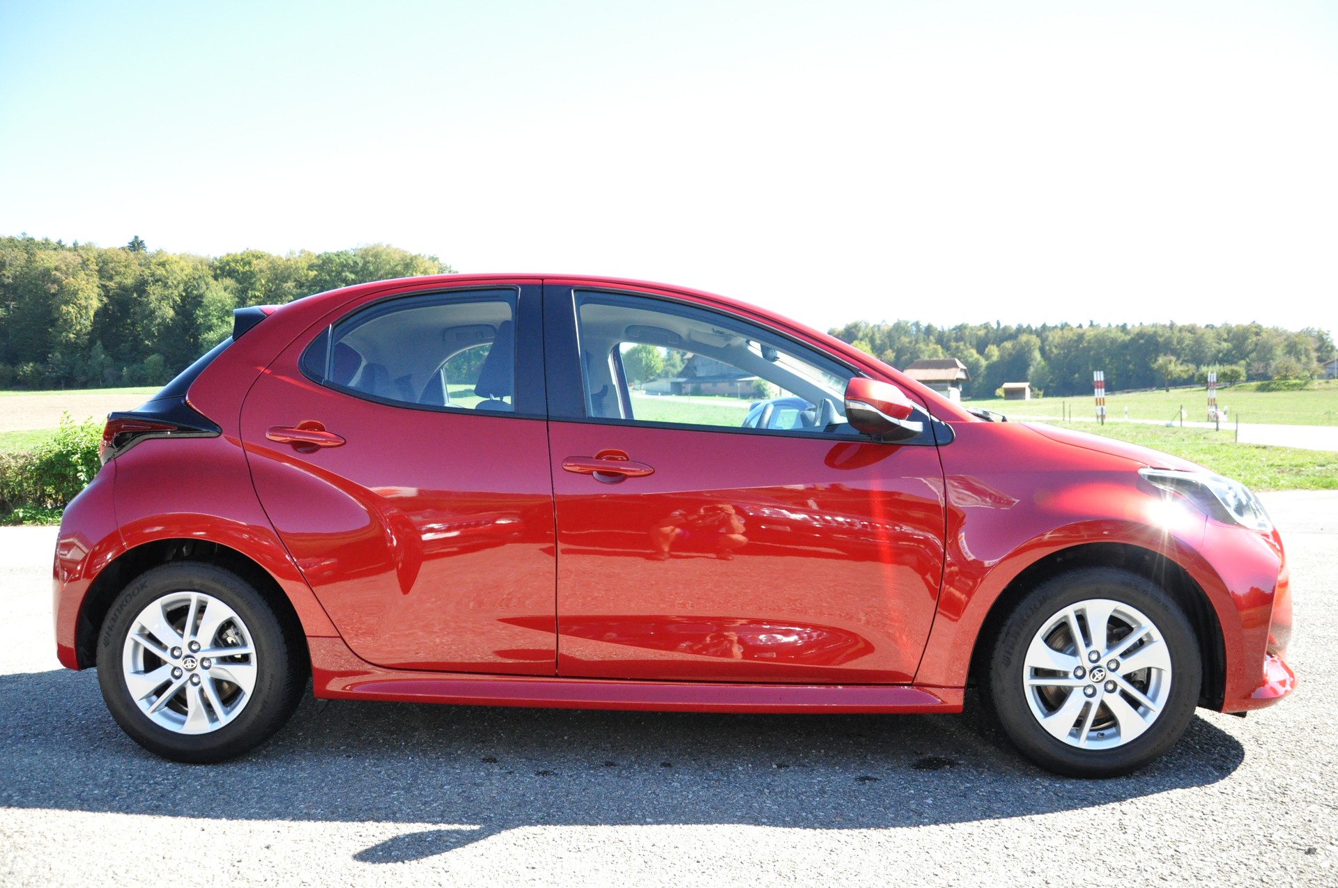 TOYOTA Yaris 1.5 Comfort e-CVT-image-6