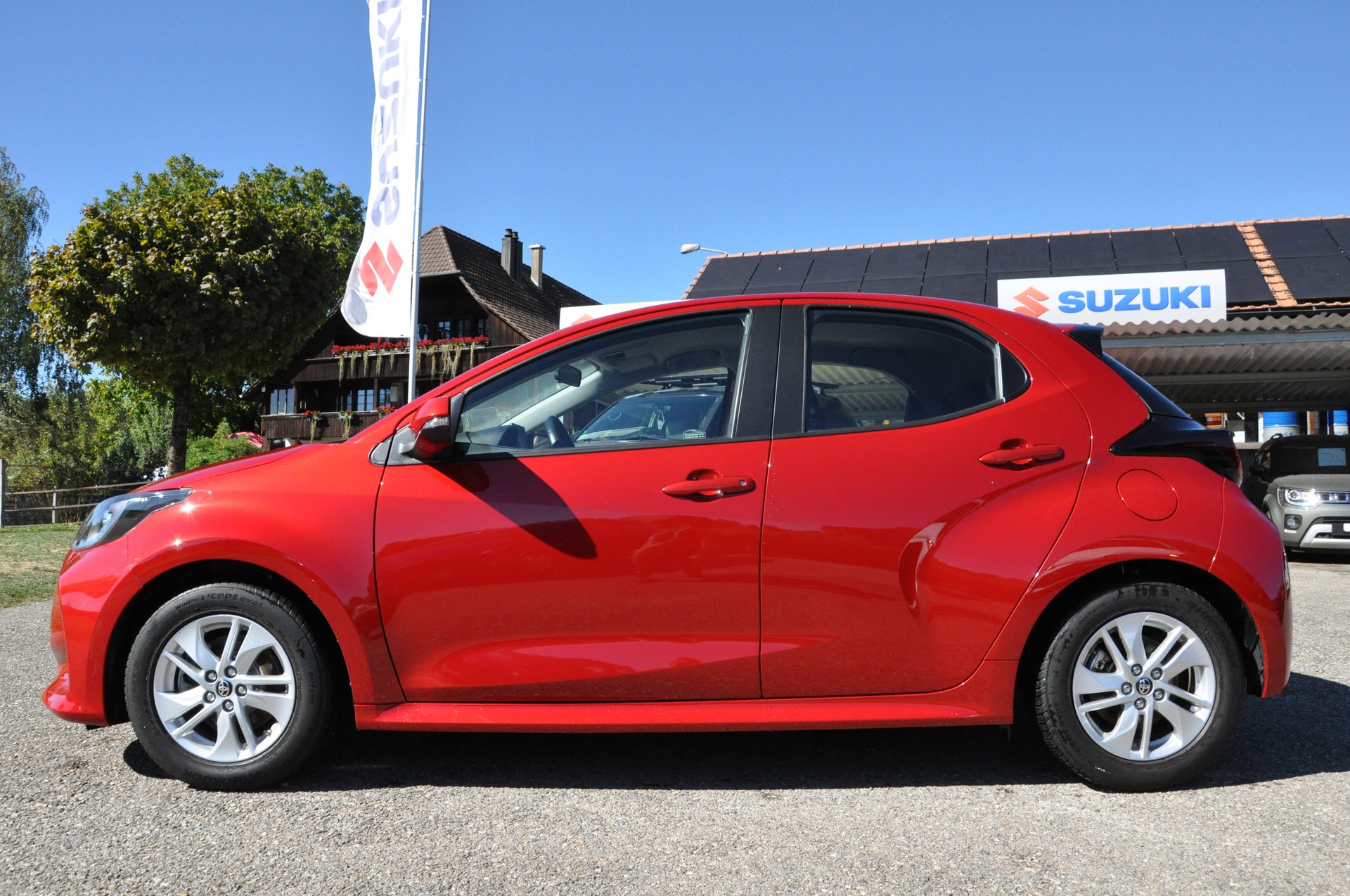 TOYOTA Yaris 1.5 Comfort e-CVT-image-2