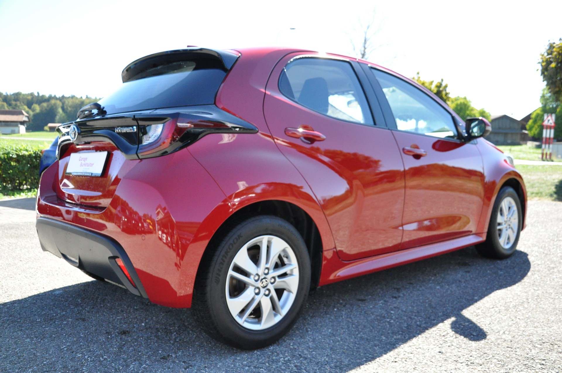 TOYOTA Yaris 1.5 Comfort e-CVT-image-5