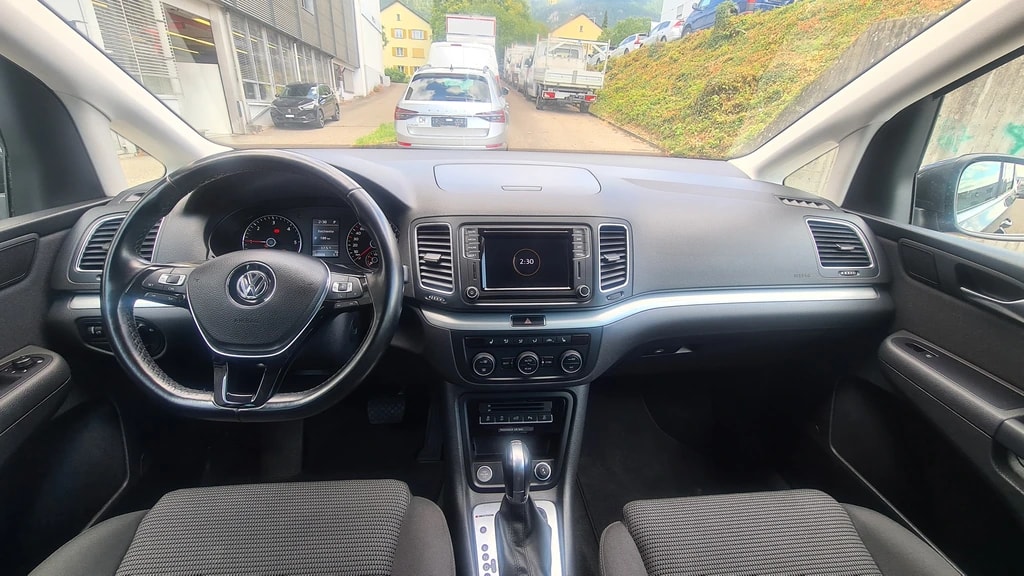 VW Sharan 2.0 TDI BMT Comfortline 4Motion DSG ** Distanzregelung ** ACC ** Xenon ** Navigation** Sitzheizung **-image-10