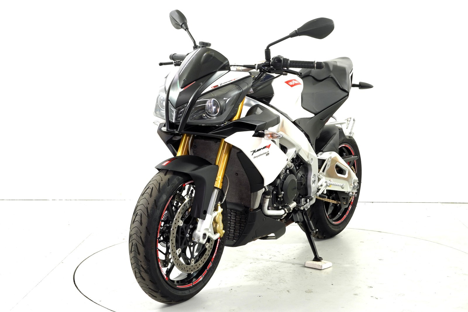 APRILIA Tuono V4 ABS-showroom-element-2