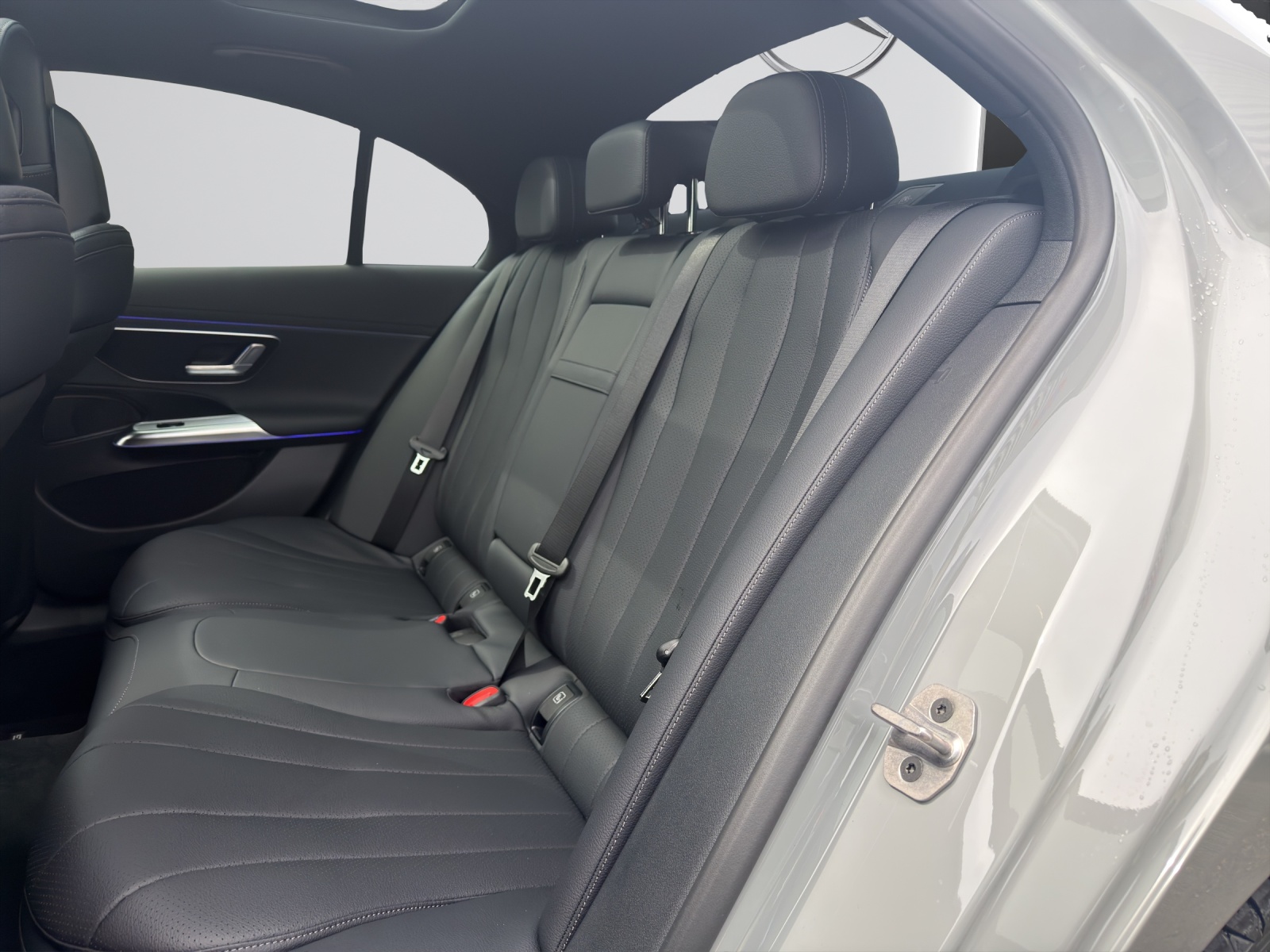 MERCEDES-BENZ E 400 e 4Matic EQ Hybrid 9G-Tronic-image-13