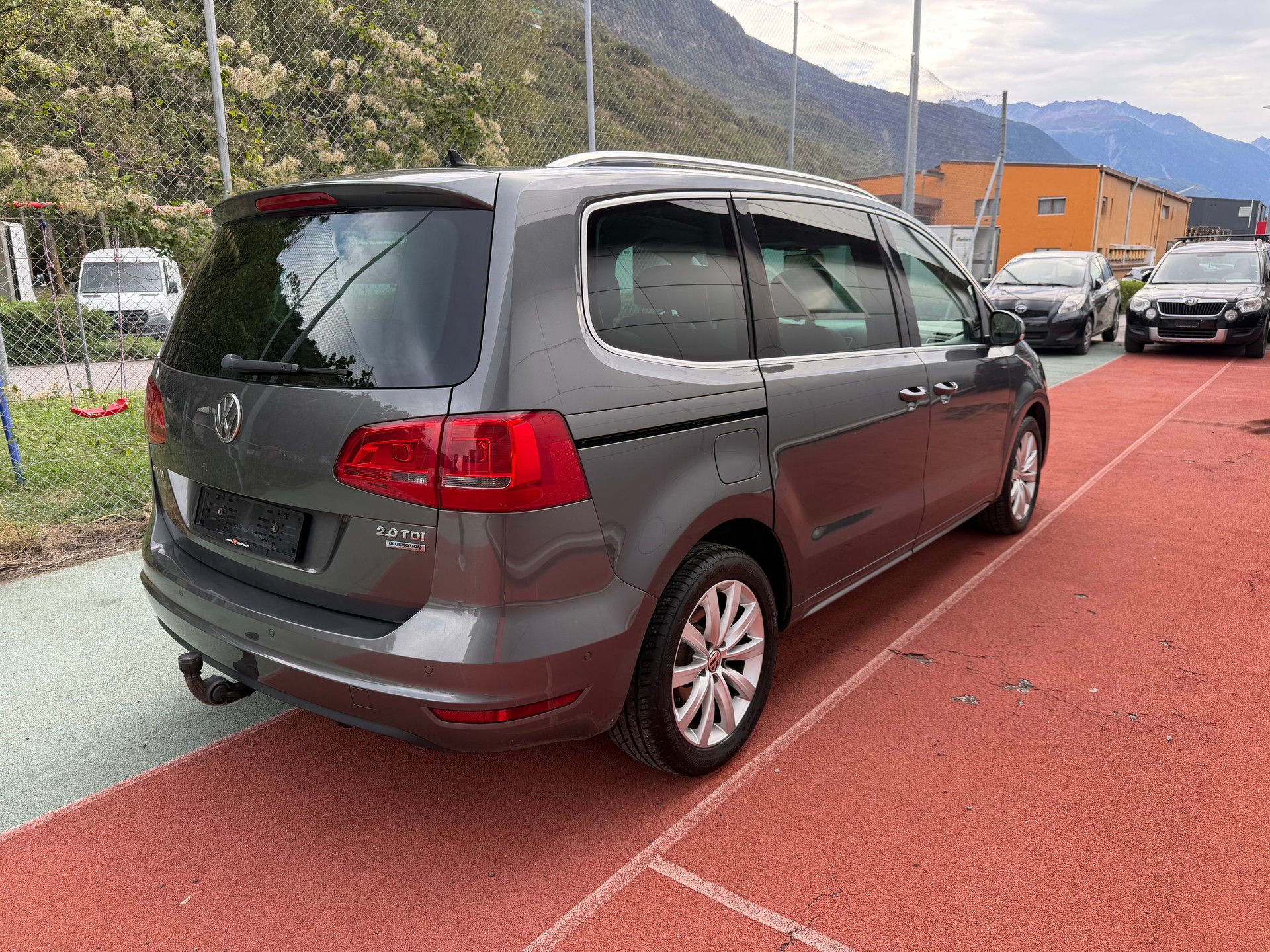 VW Sharan 2.0 TDI BlueMotion Technology Highline DSG-image-3