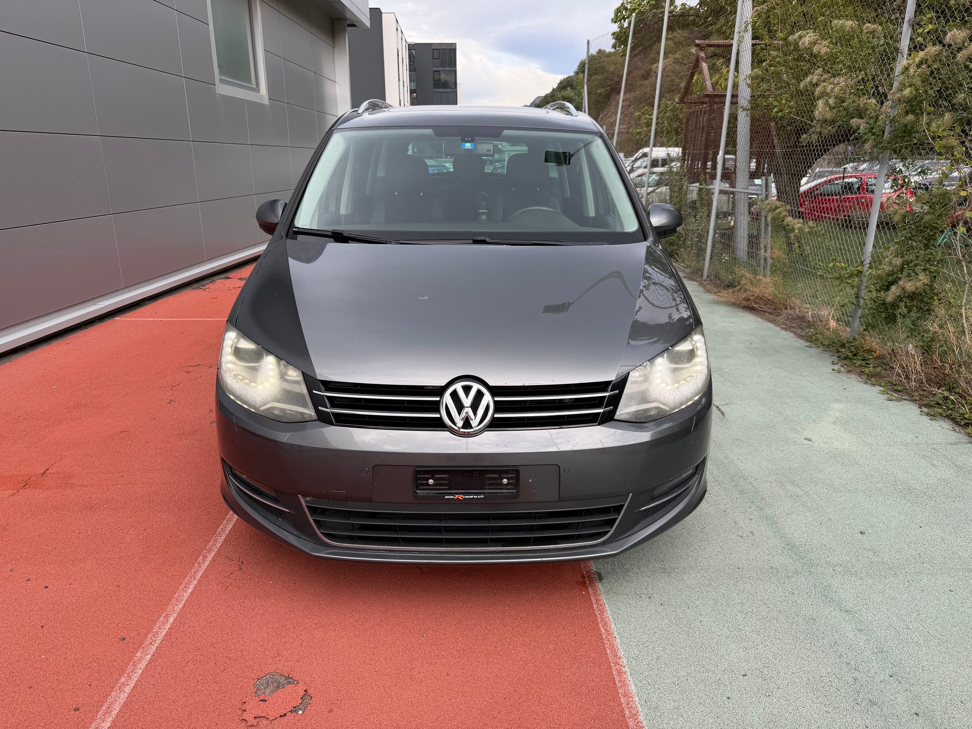 VW Sharan 2.0 TDI BlueMotion Technology Highline DSG-image-2