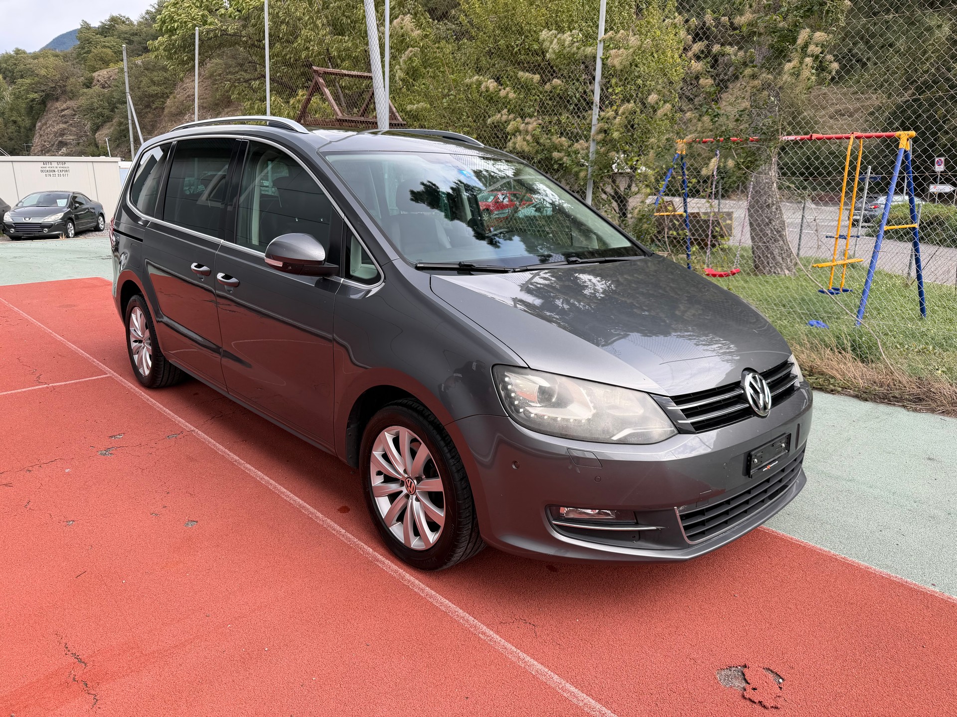VW Sharan 2.0 TDI BlueMotion Technology Highline DSG-image-1