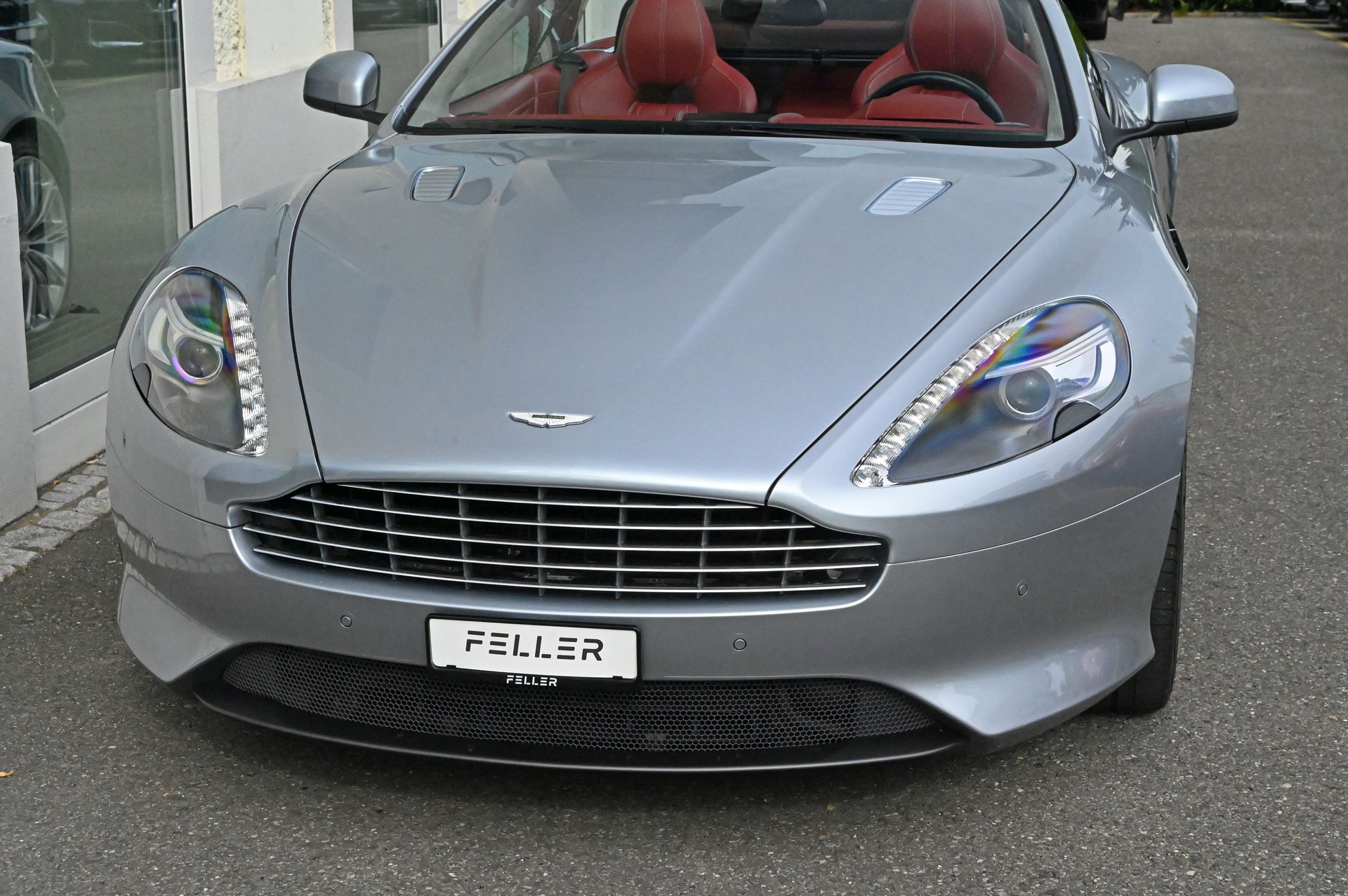 ASTON MARTIN DB9 Volante Touchtronic 2-image-4