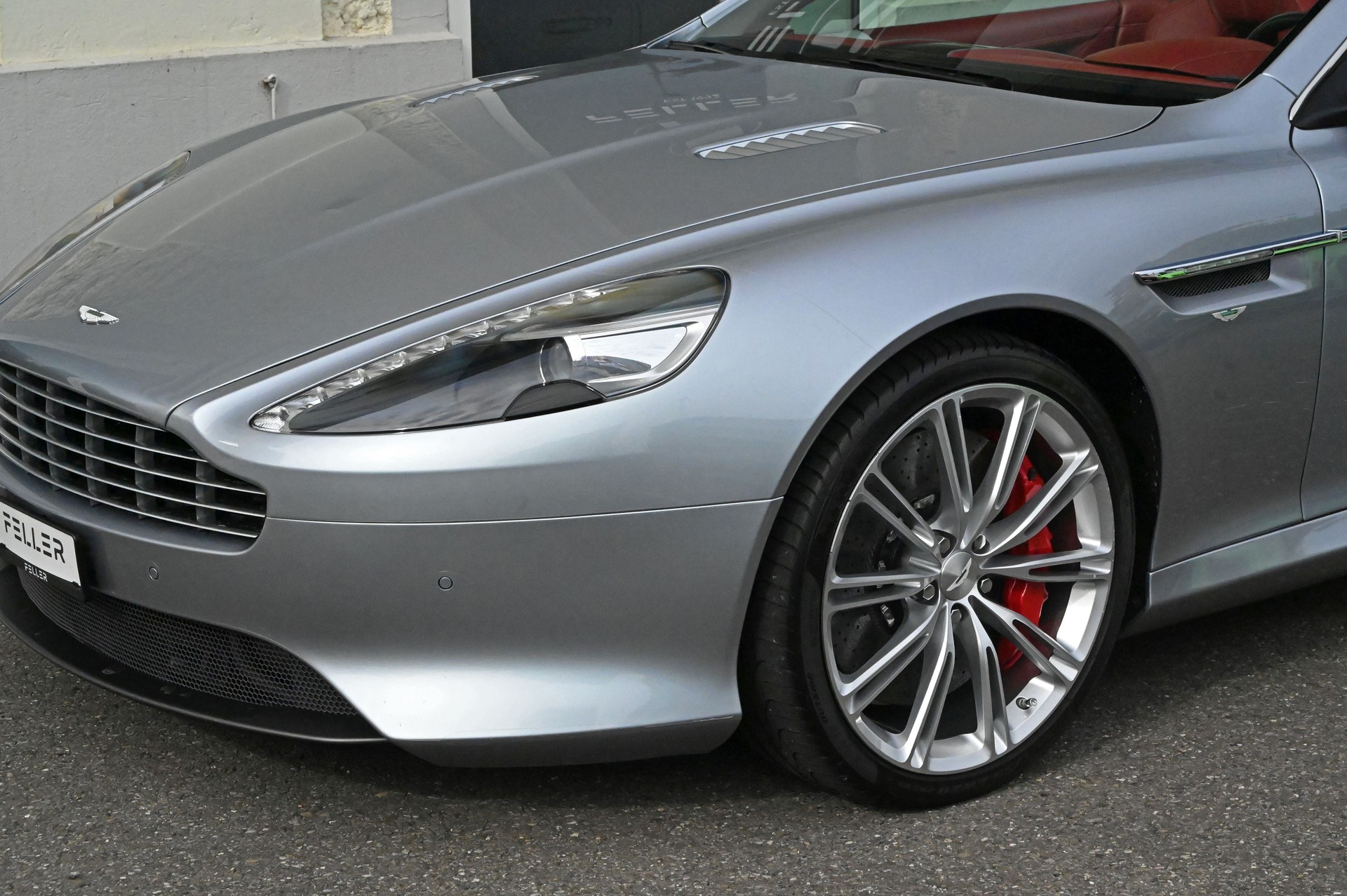 ASTON MARTIN DB9 Volante Touchtronic 2-image-5