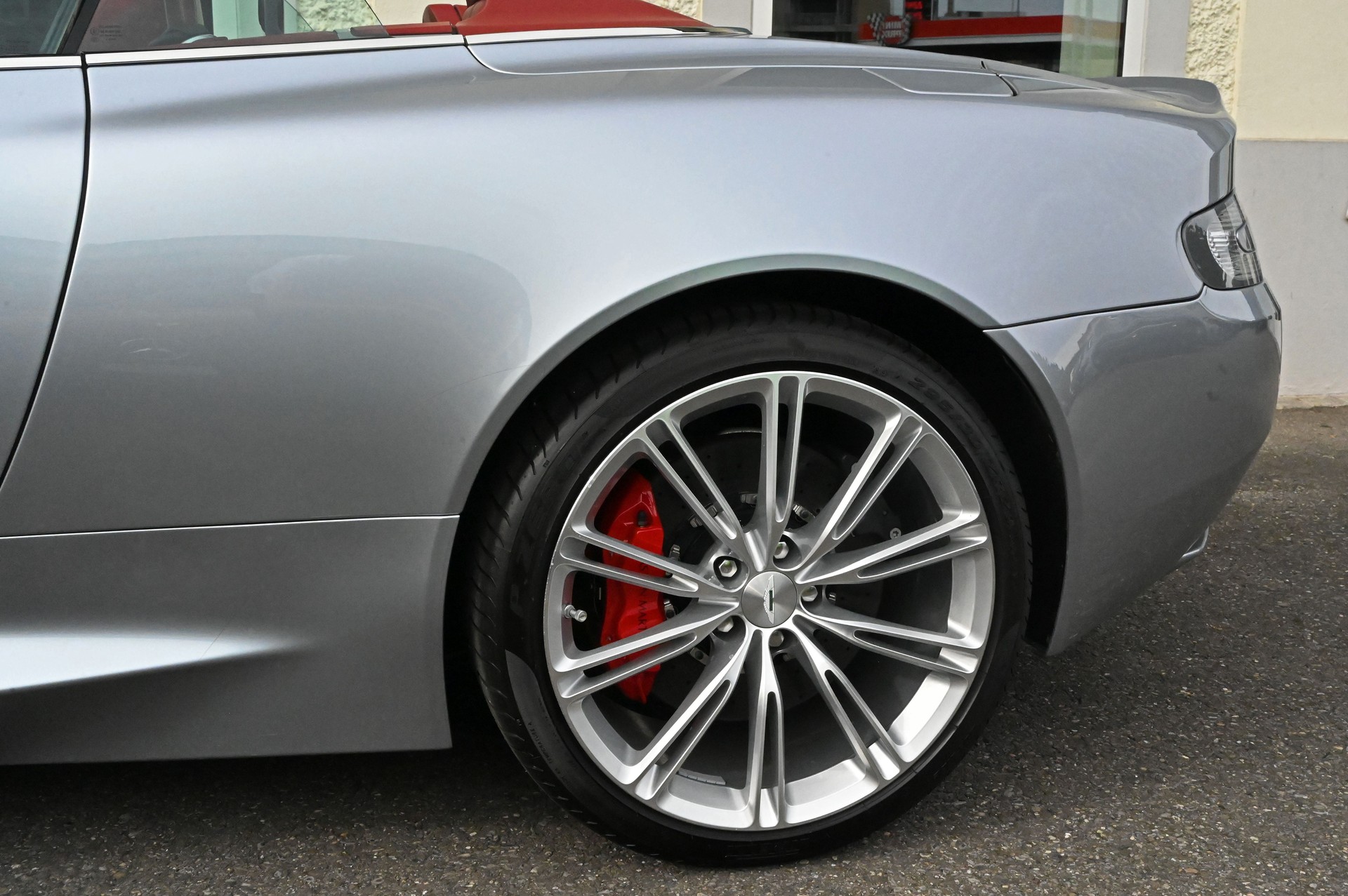 ASTON MARTIN DB9 Volante Touchtronic 2-image-10