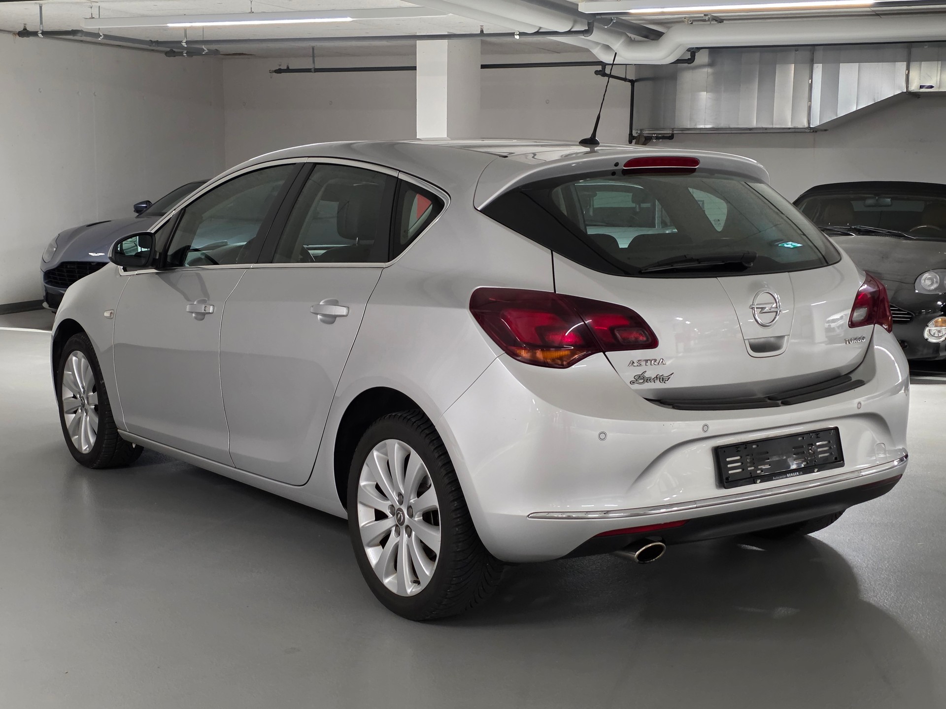 OPEL Astra 1.4i 16V Turbo Cosmo Automatic-image-6