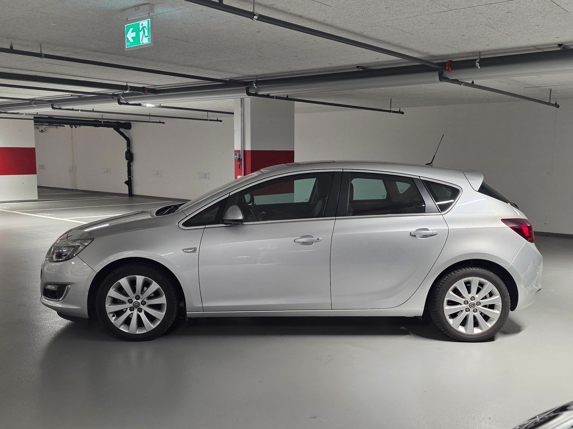 OPEL Astra 1.4i 16V Turbo Cosmo Automatic-image-7