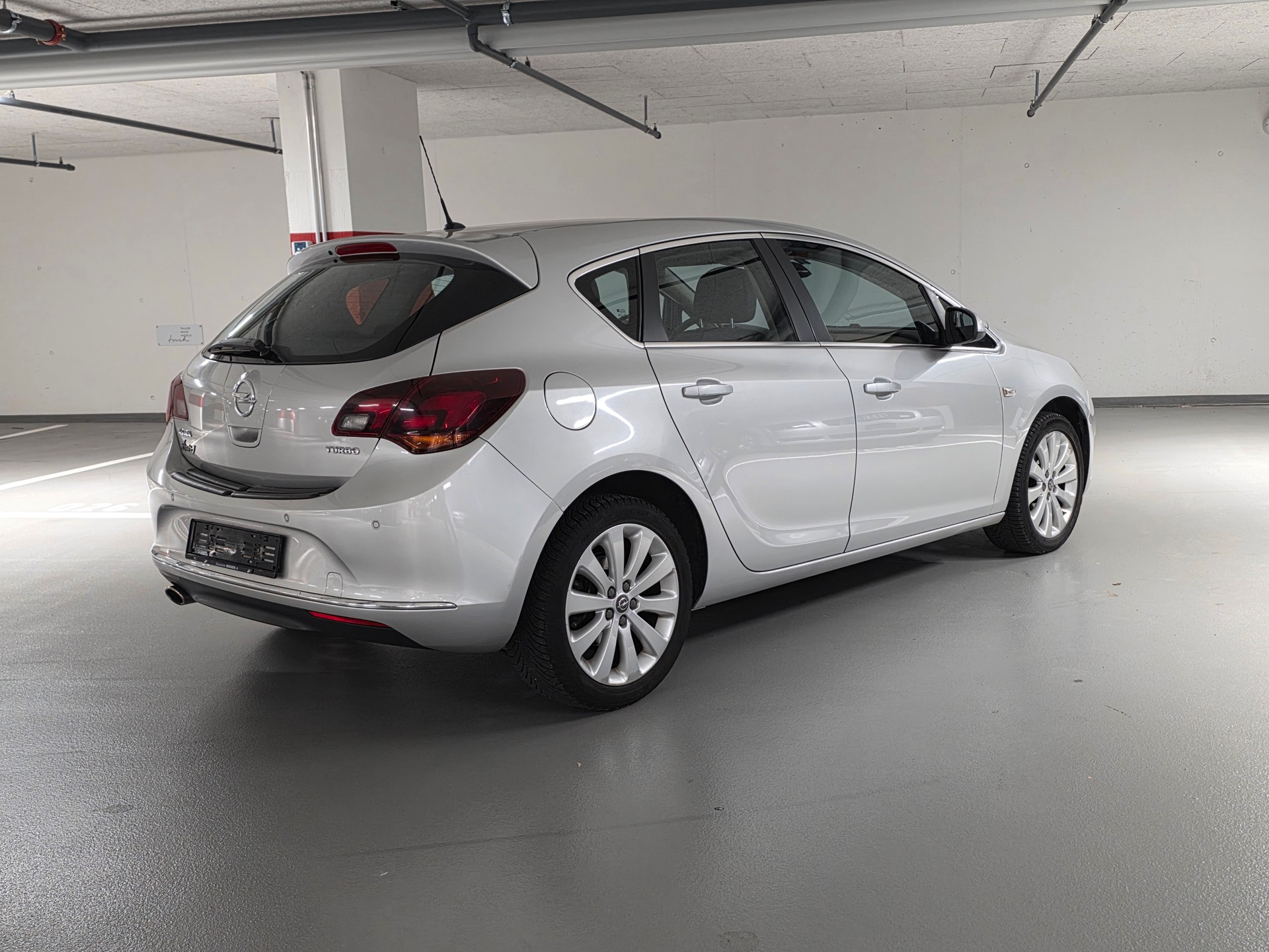 OPEL Astra 1.4i 16V Turbo Cosmo Automatic-image-4