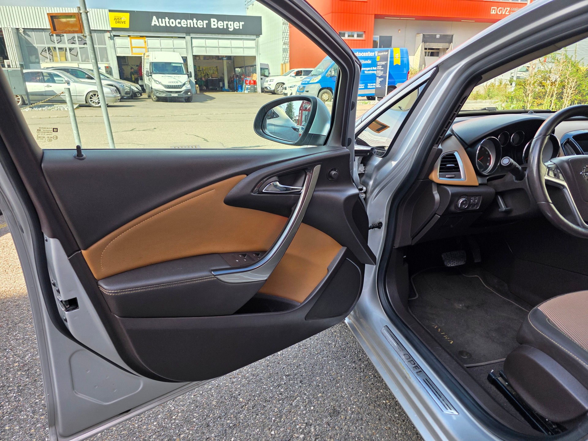 OPEL Astra 1.4i 16V Turbo Cosmo Automatic-image-8