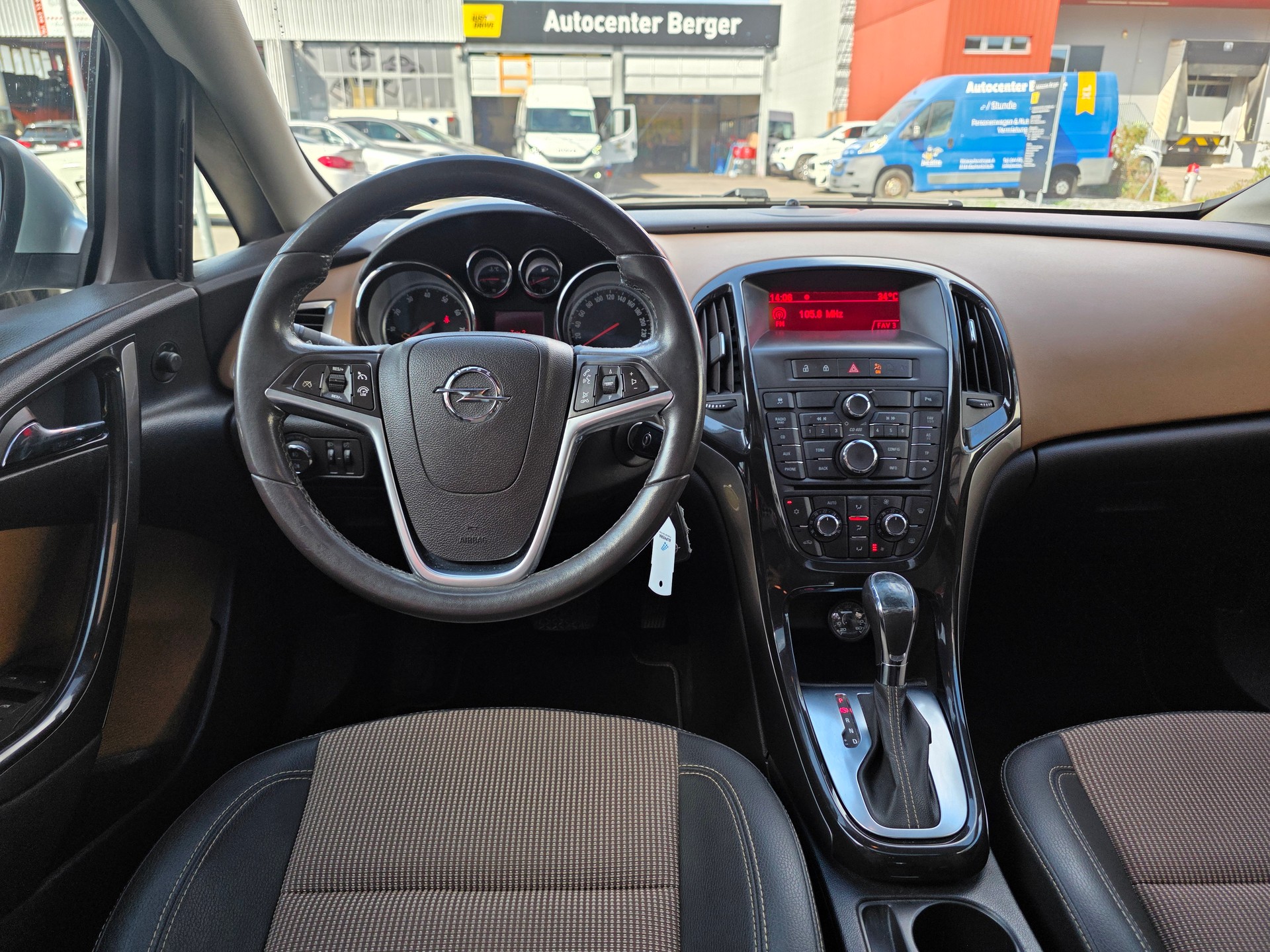 OPEL Astra 1.4i 16V Turbo Cosmo Automatic-image-12