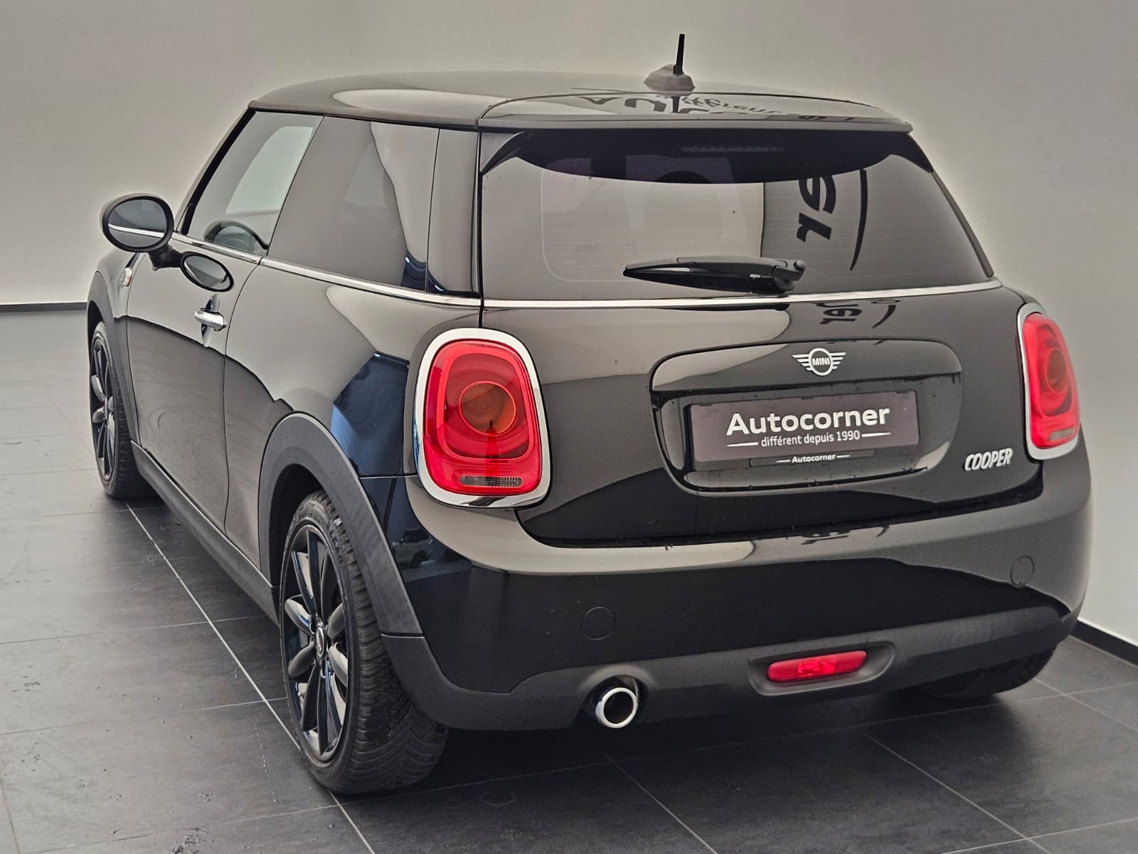 MINI Cooper Blackyard-image-8