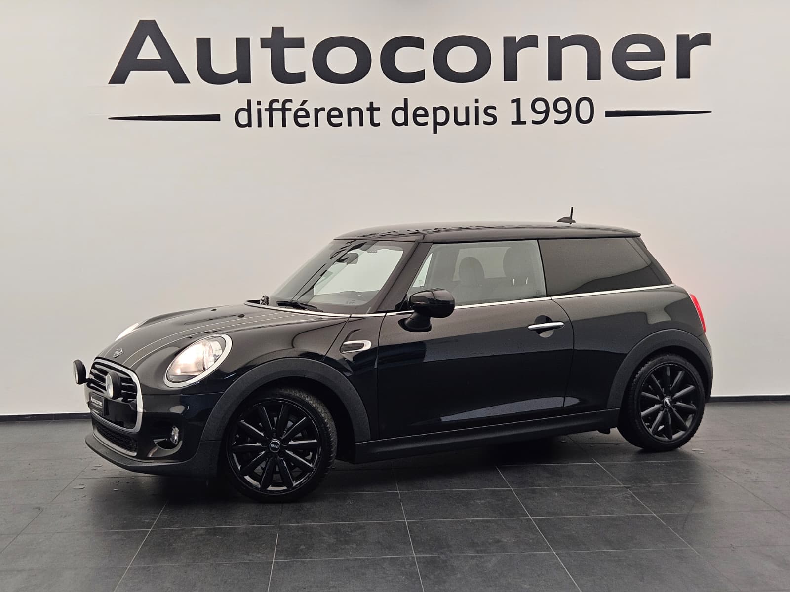 MINI Cooper Blackyard-image-0