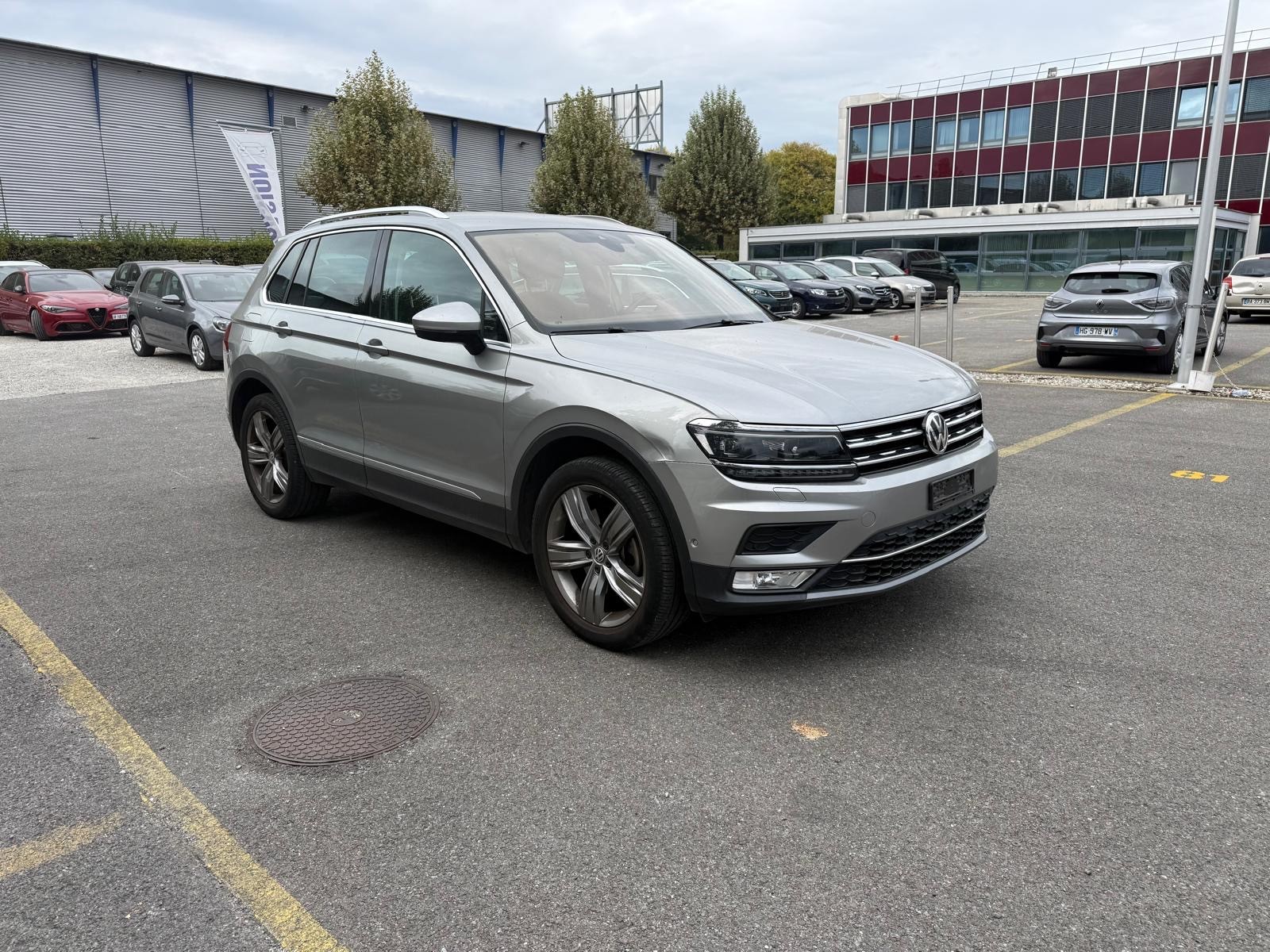 VW Tiguan 2.0TSI Comfortline 4Motion DSG-image-2