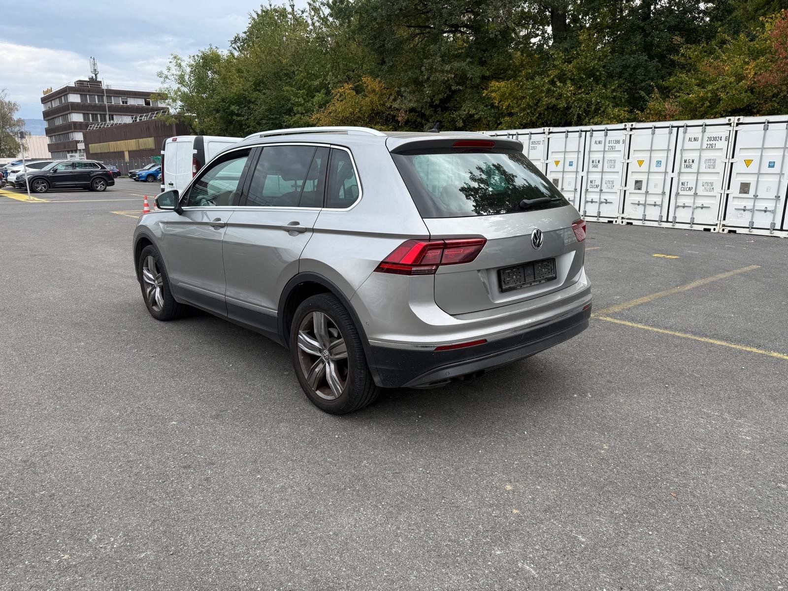 VW Tiguan 2.0TSI Comfortline 4Motion DSG-image-4