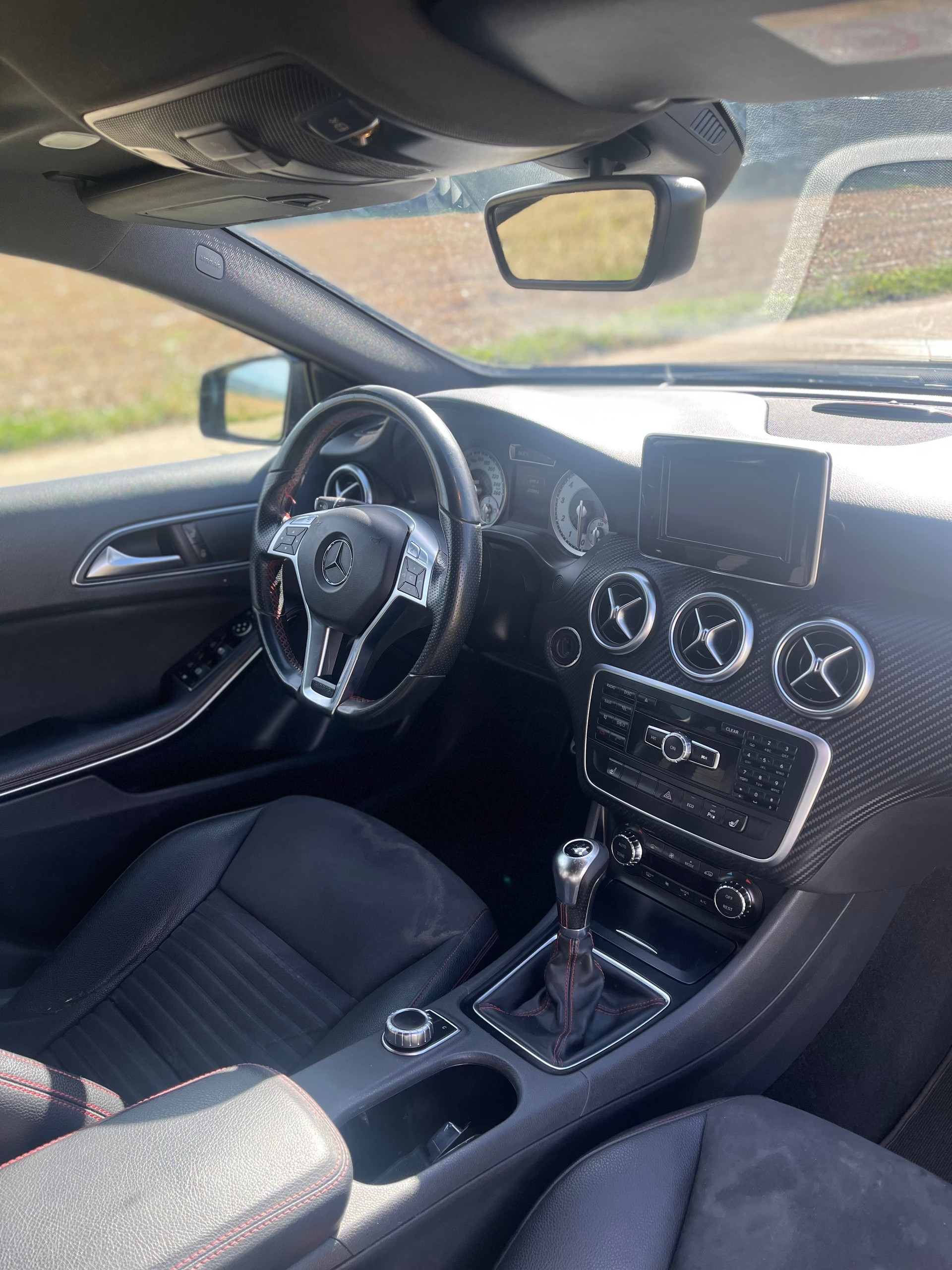 MERCEDES-BENZ A 200-image-2
