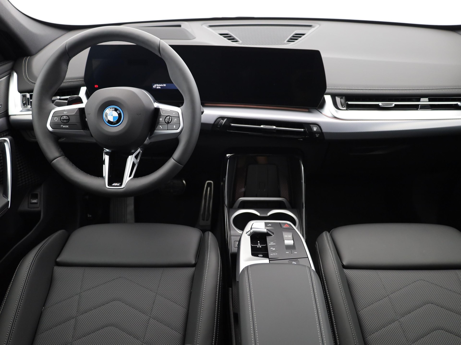 BMW iX1 U11 30 xDrive-image-4