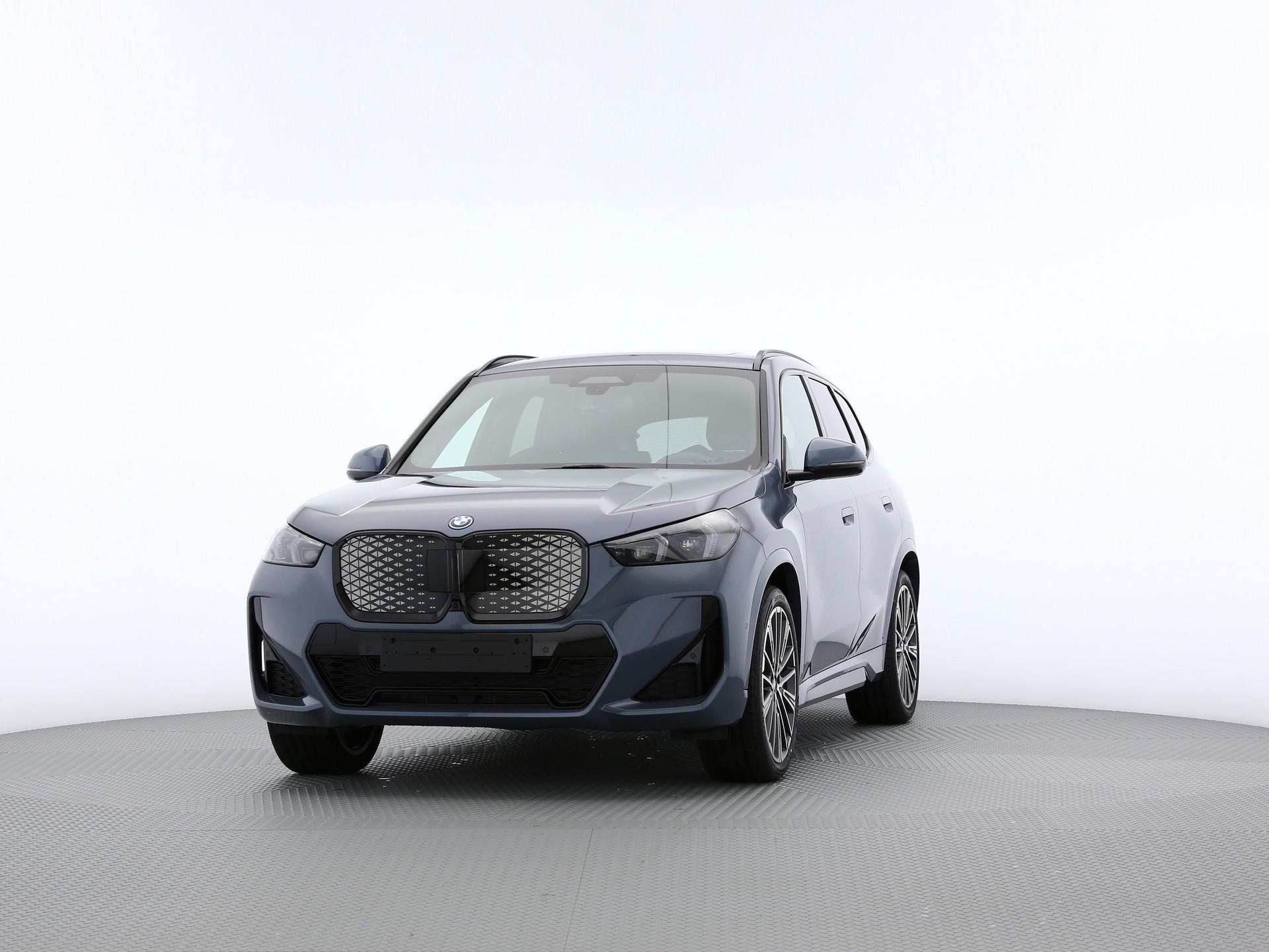 BMW iX1 U11 30 xDrive-image-6